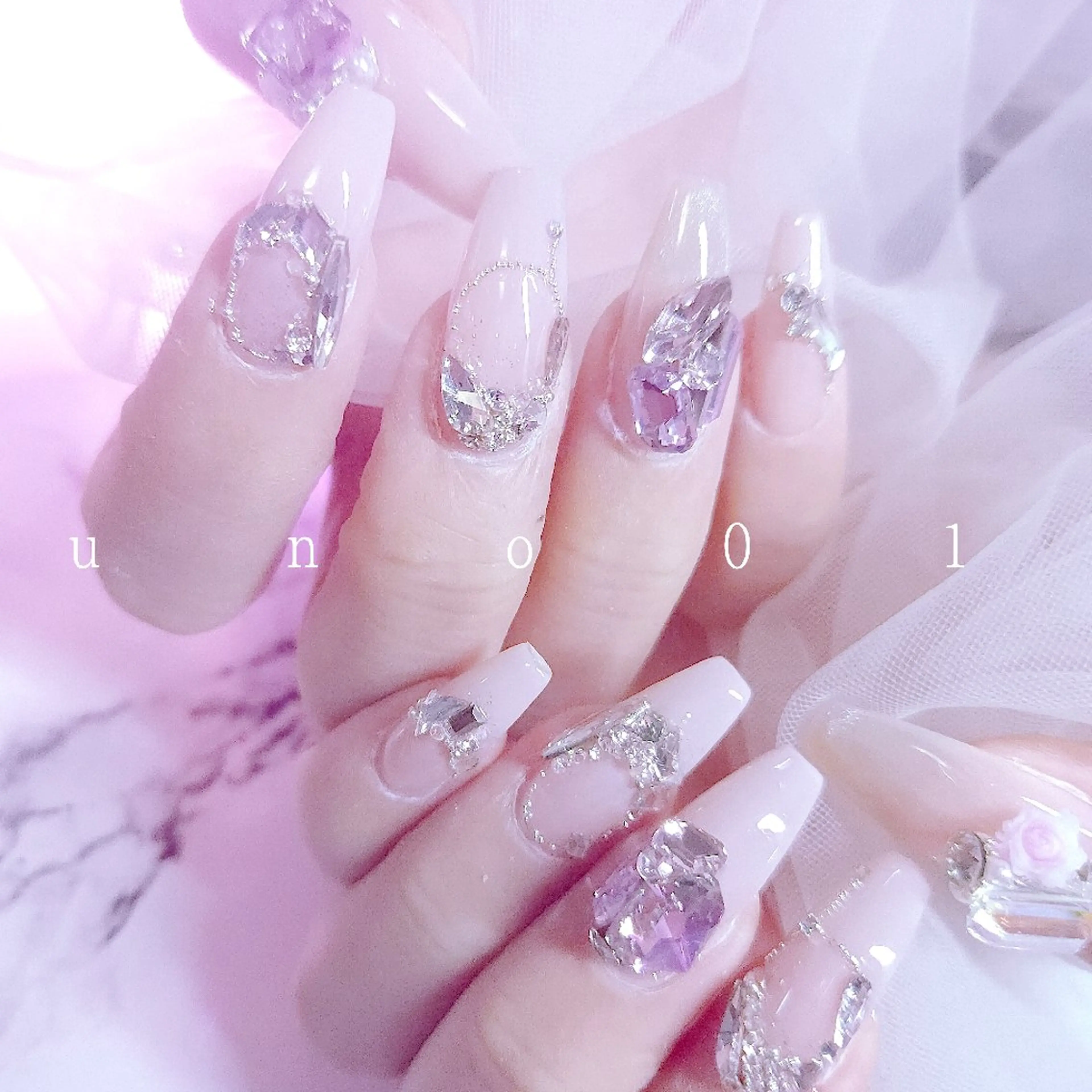 ネイル アートネイル ミディアムネイル ハンドネイル 梅田🦄中崎町🩵 u n o 0 1のネイルデザイン