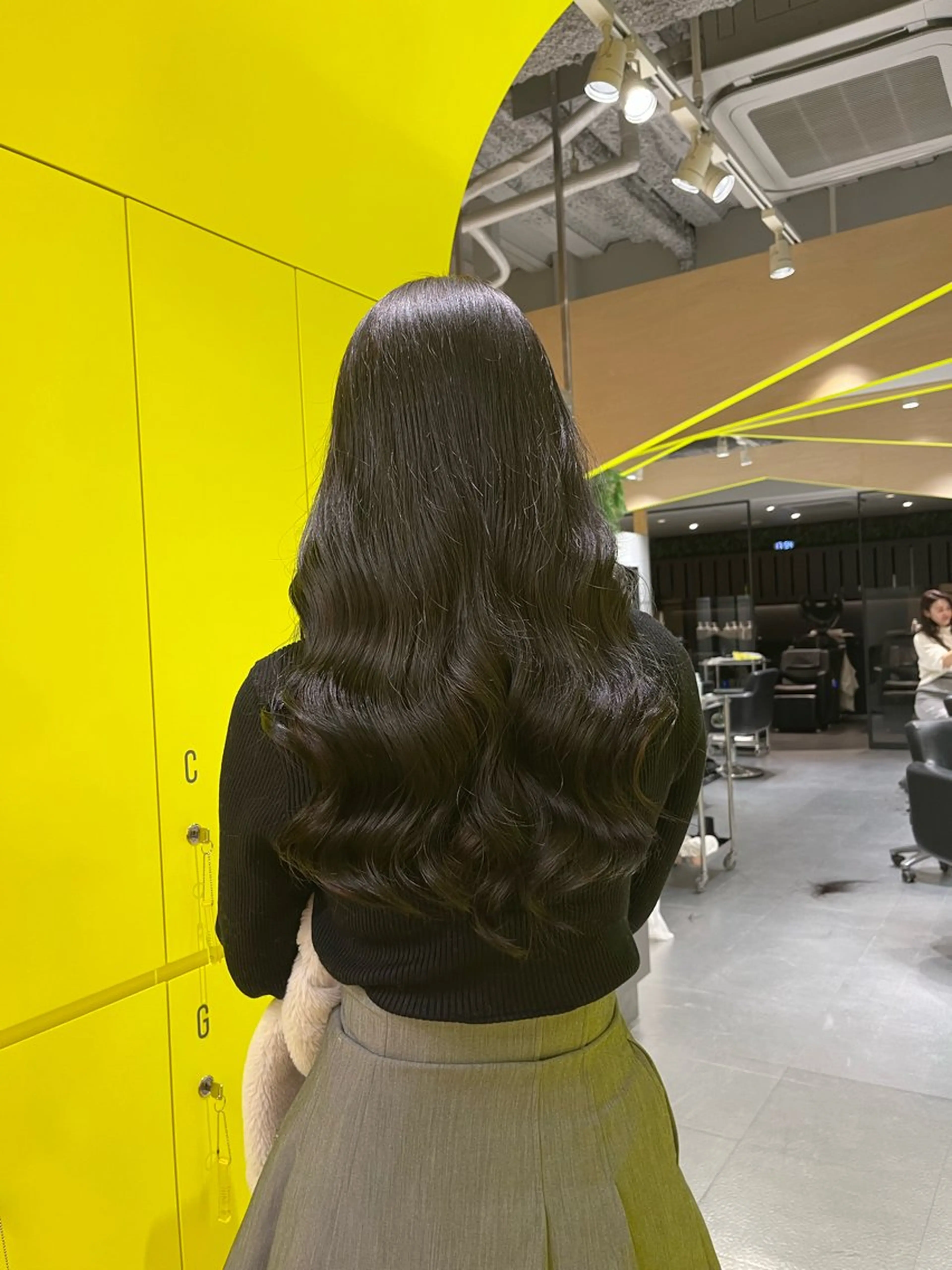 ロング カラー ヘアアレンジ 山下 とよかのヘアスタイル