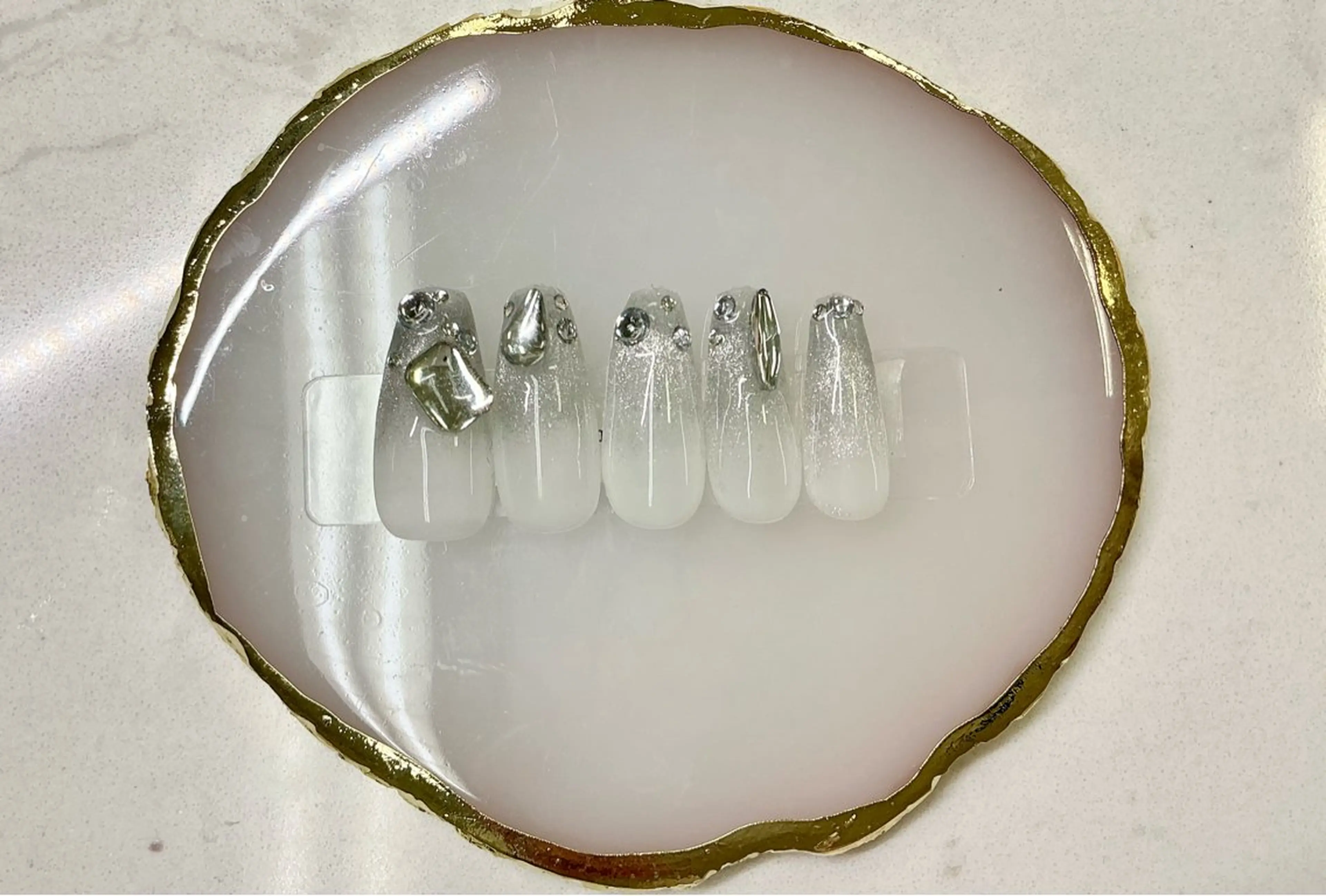 ネイル アートネイル フットネイル フレンチネイル ジェルネイル ガラスフレンチ Queeens nailのネイルデザイン