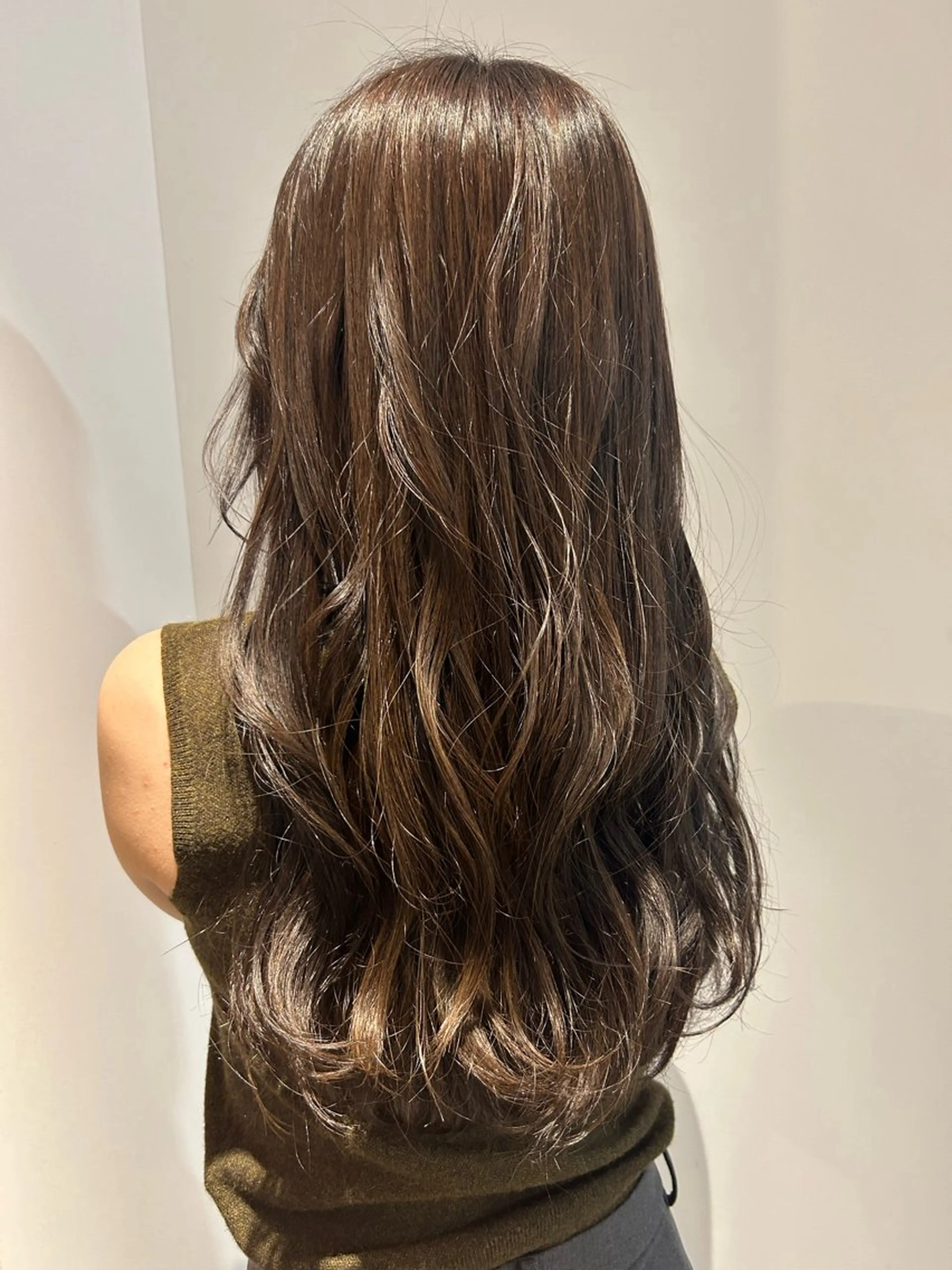 ロング カラー ブラウンカラー 透明感カラー ナチュラルブラウン SHEA.aoyama所属・似合わせカット 奥村陽花のヘアスタイル