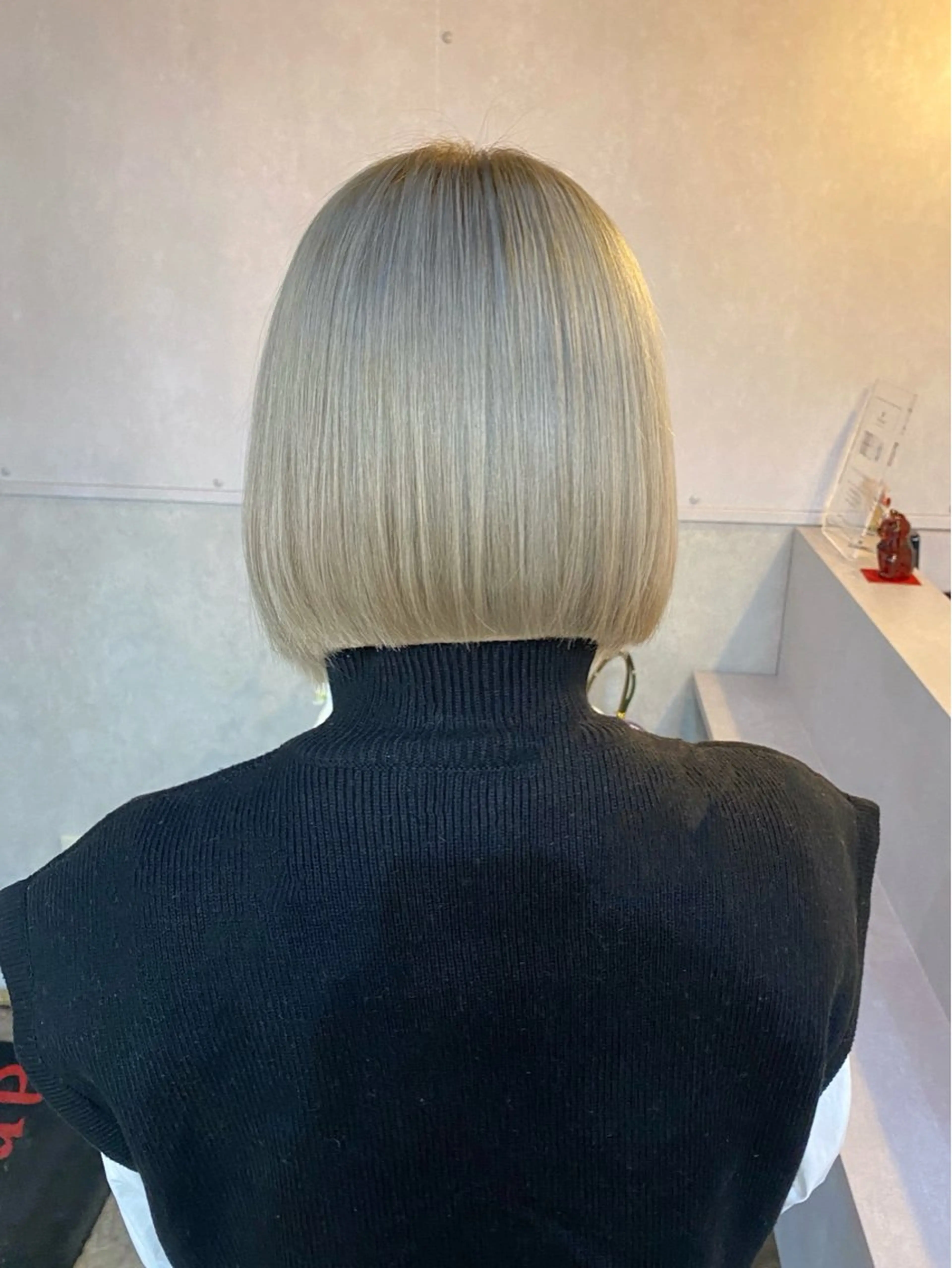 ショート 切りっぱなしボブ ボブ ヘアカラー トリートメント ヘアセット ere 代々木公園所属・みほ/ニュアンス/ モード/艶カラーのヘアスタイル