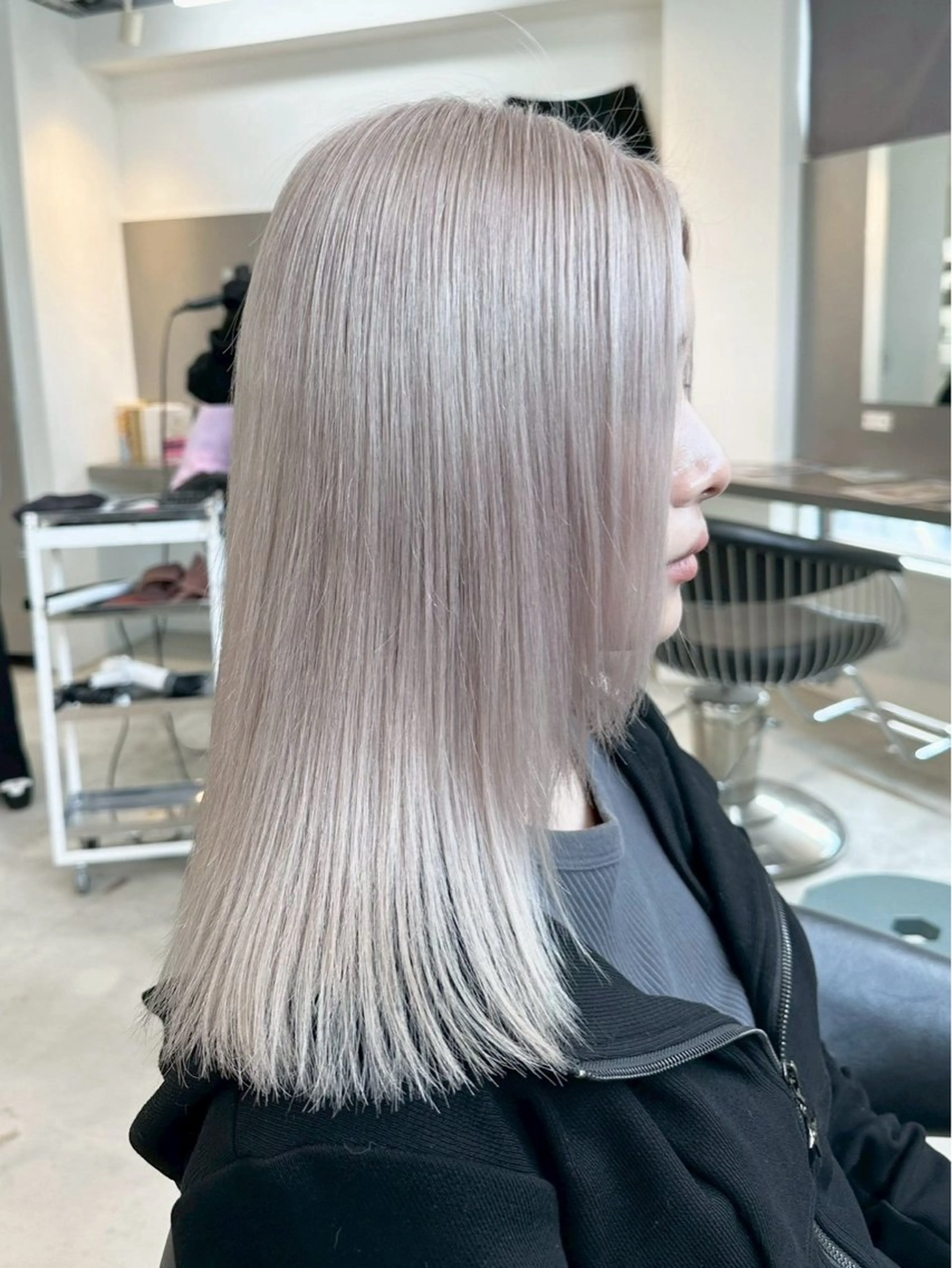 セミロング ヘアカラー nanami lucktokyoのヘアスタイル