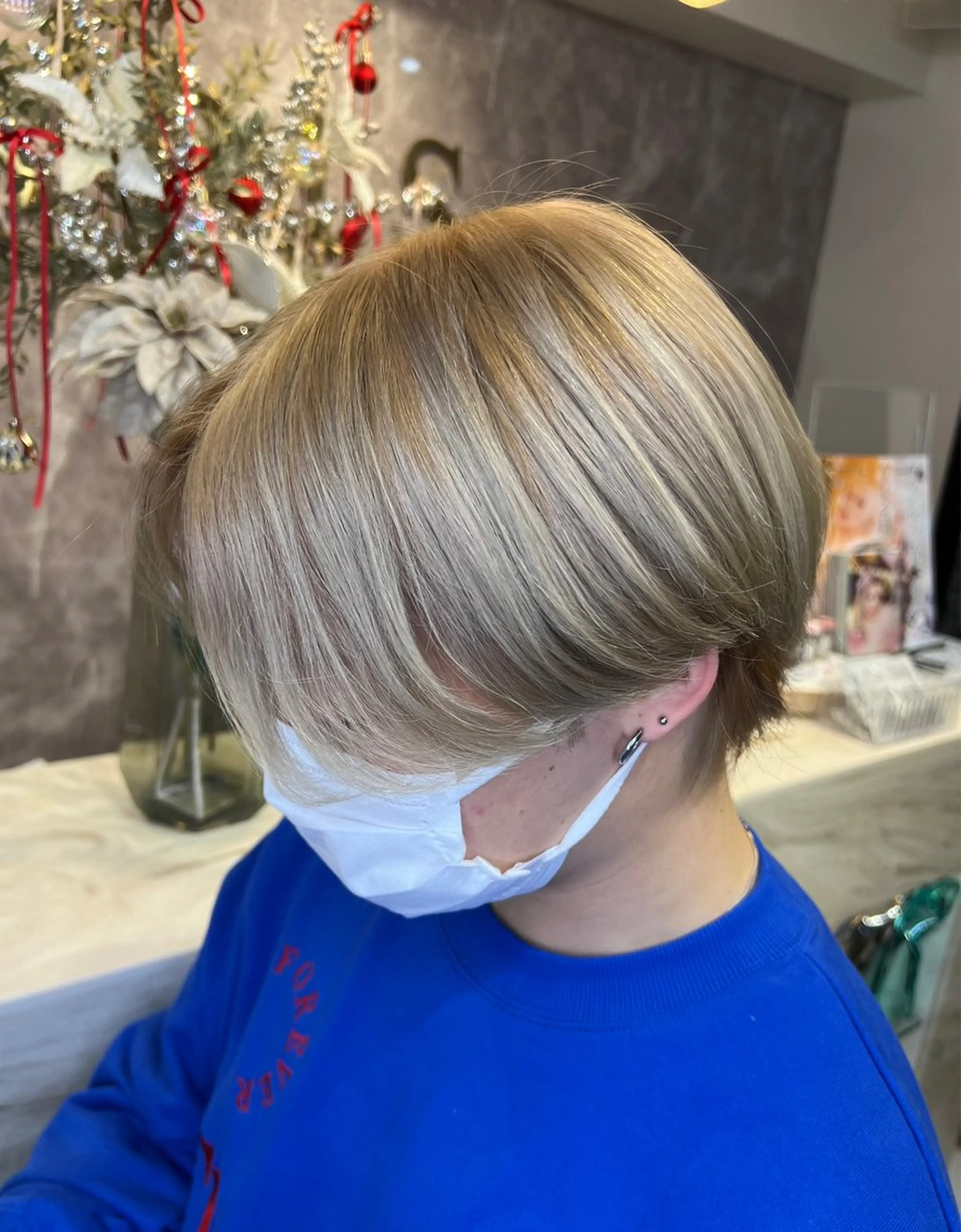 ショート カラー ベージュカラー ブリーチ ケアブリーチ 透明感カラー デザインカラー ヘアカラー トリートメント 渋谷髪質改善/縮毛 矯正/かすが🪽🫧のヘアスタイル