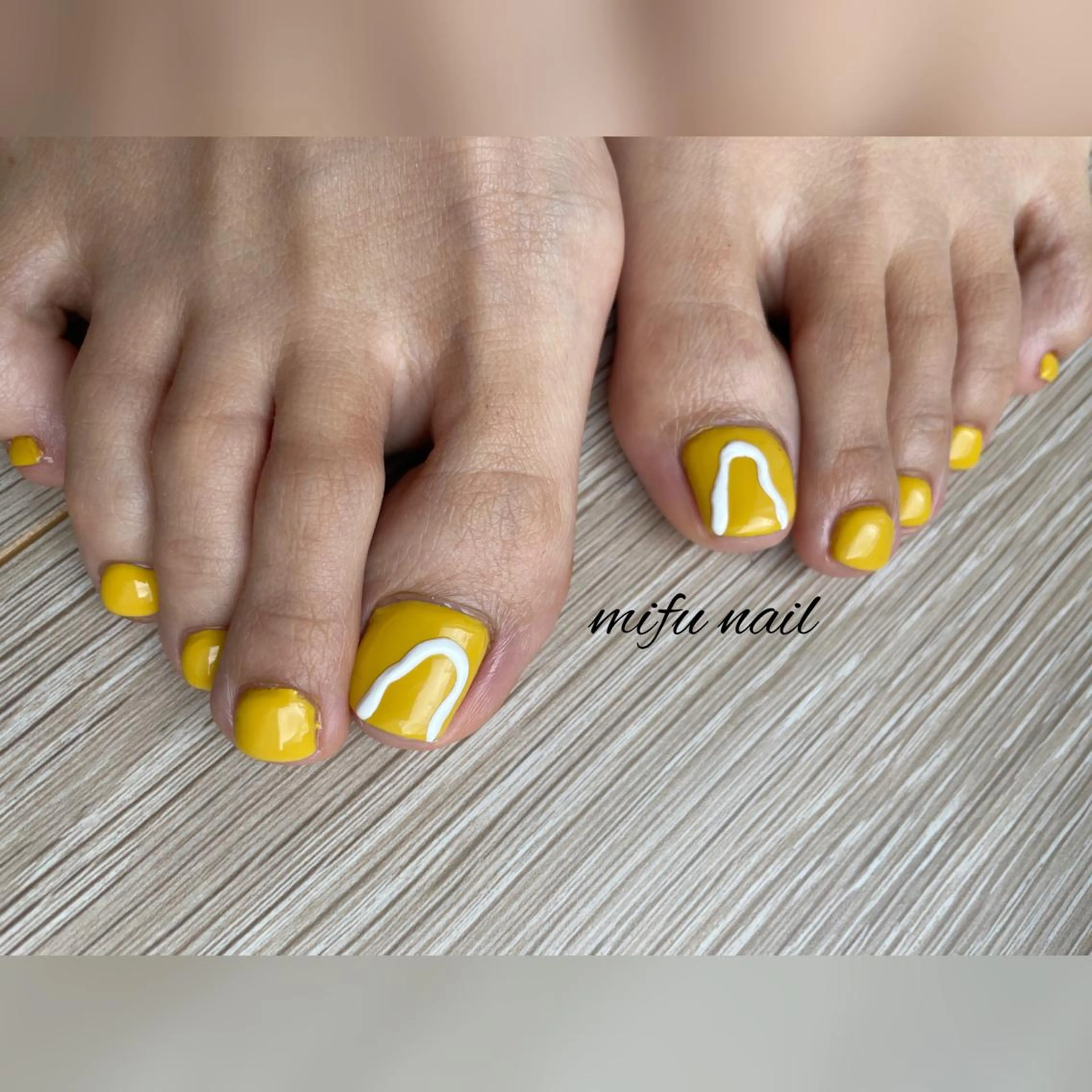 ネイル フットネイル 大田 美笛香のネイルデザイン