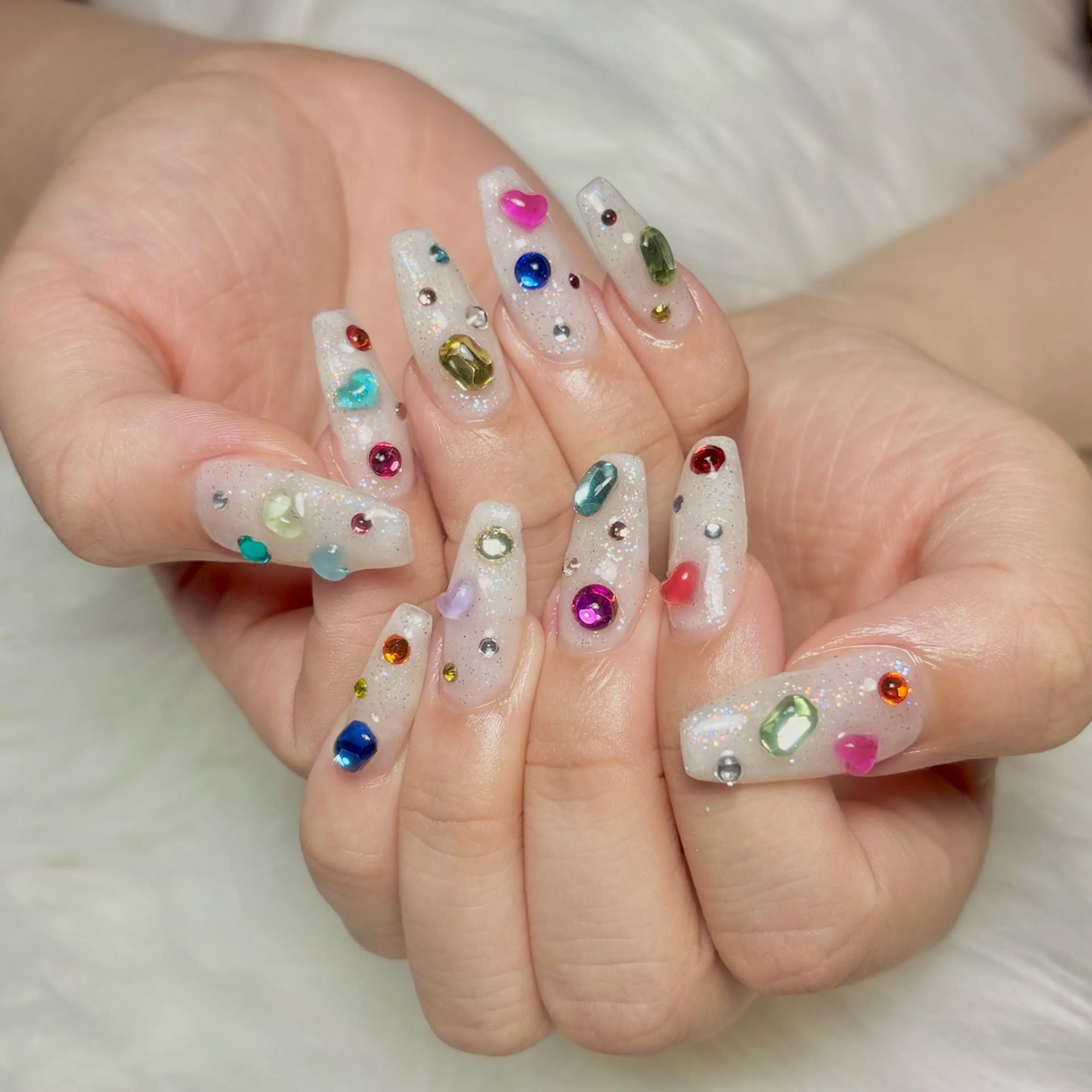 ネイル キラキラネイル ハンドネイル NAILSALON 【CHOUCHOU】のネイルデザイン