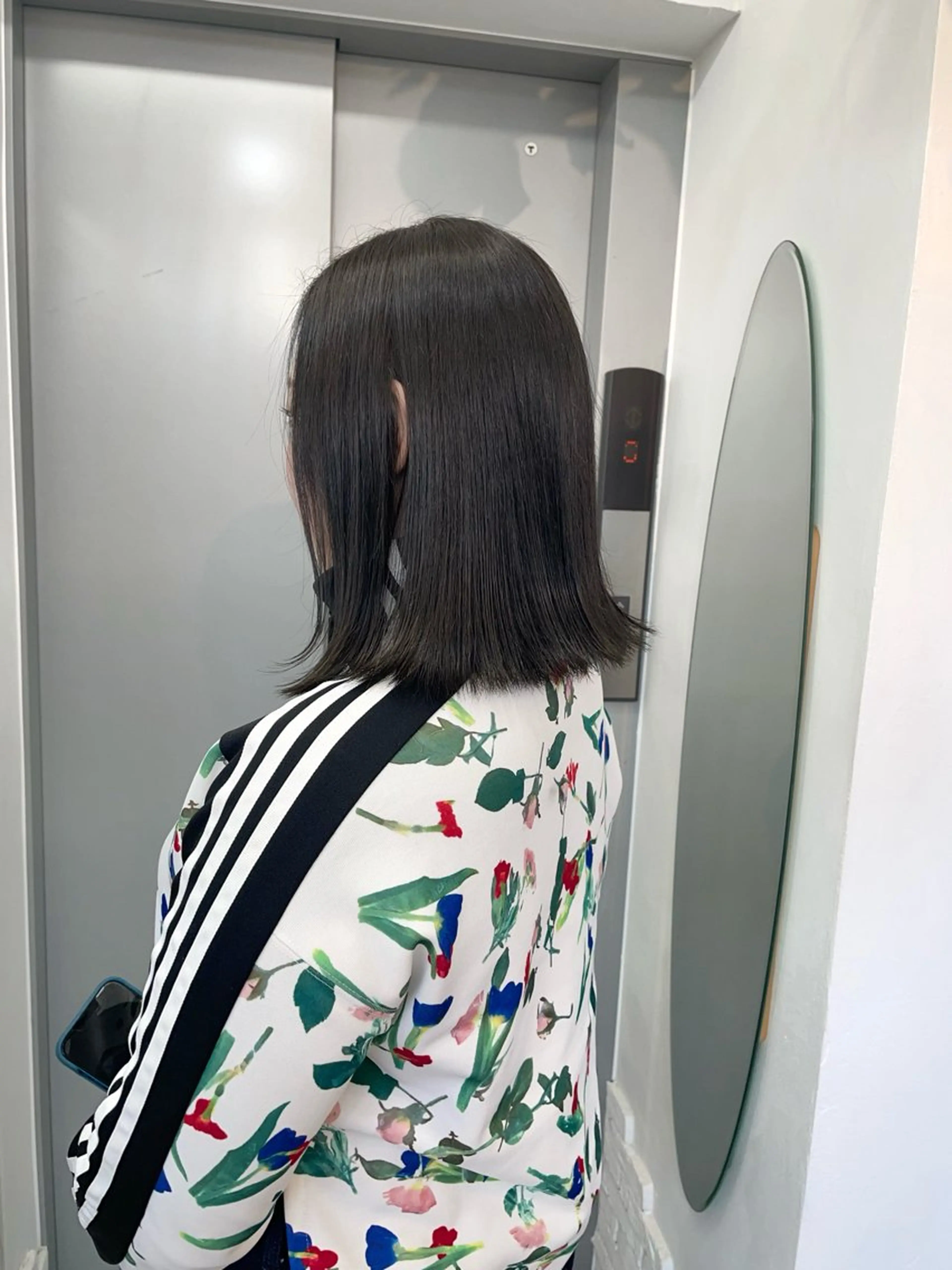 ミディアム カラー グレージュ イルミナカラー オリーブグレージュ オリーブグレー ヘアカラー トリートメント ✨髪質改善✨原宿 えのもと　はなのヘアスタイル