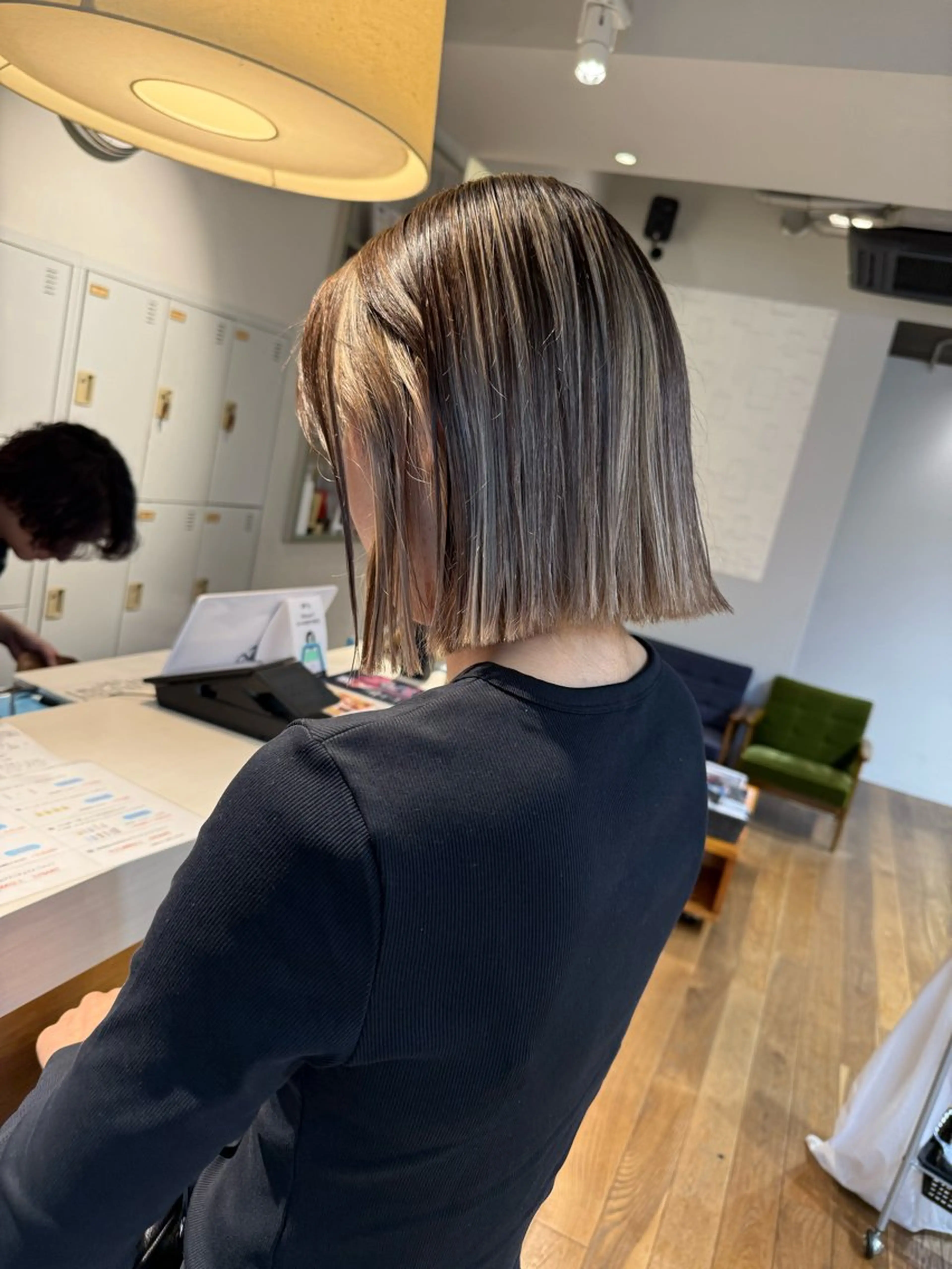 ミディアム ボブ ハイライト ヘアカラー 松本  夏海のヘアスタイル