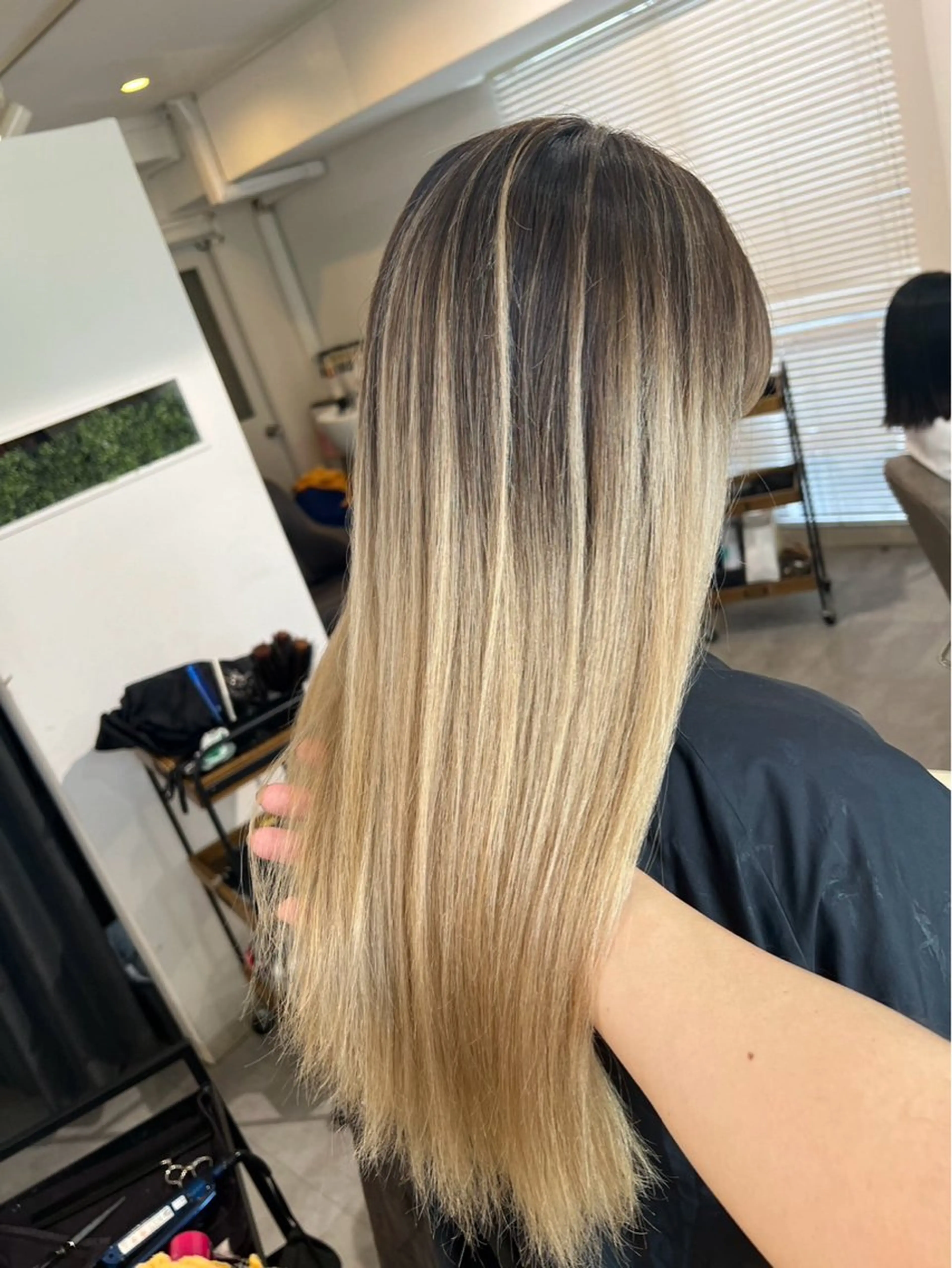 ロング カラー バレイヤージュ ベージュカラー ブロンド ブロンドベージュ レイヤーカット ヘアカラー 指名数No.1 /NAOYAのヘアスタイル