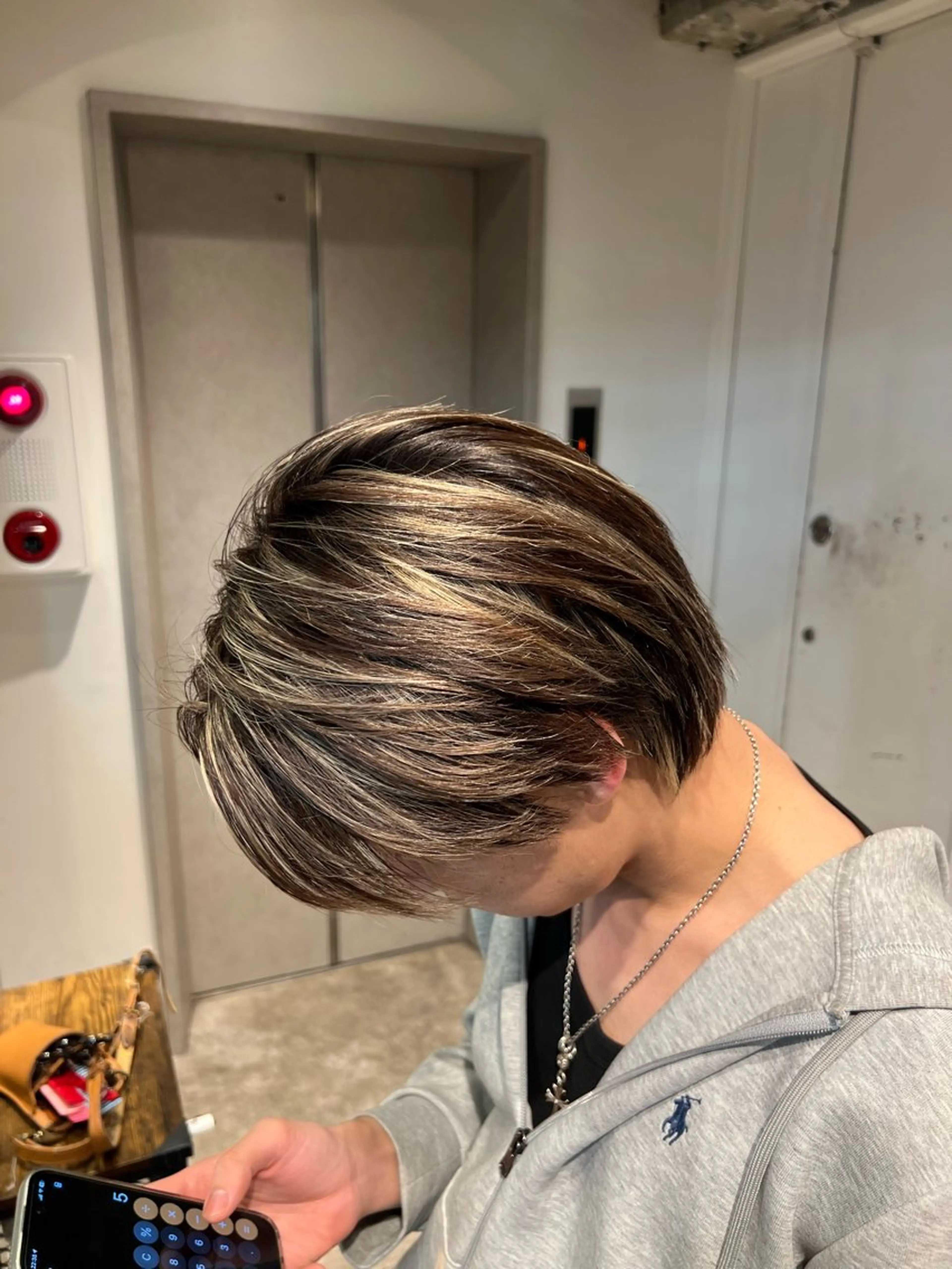 カラー メンズ メンズハイライト ブラウンカラー ハイライトカラー ヘアカラー AITOKYO たけし／メンズのヘアスタイル