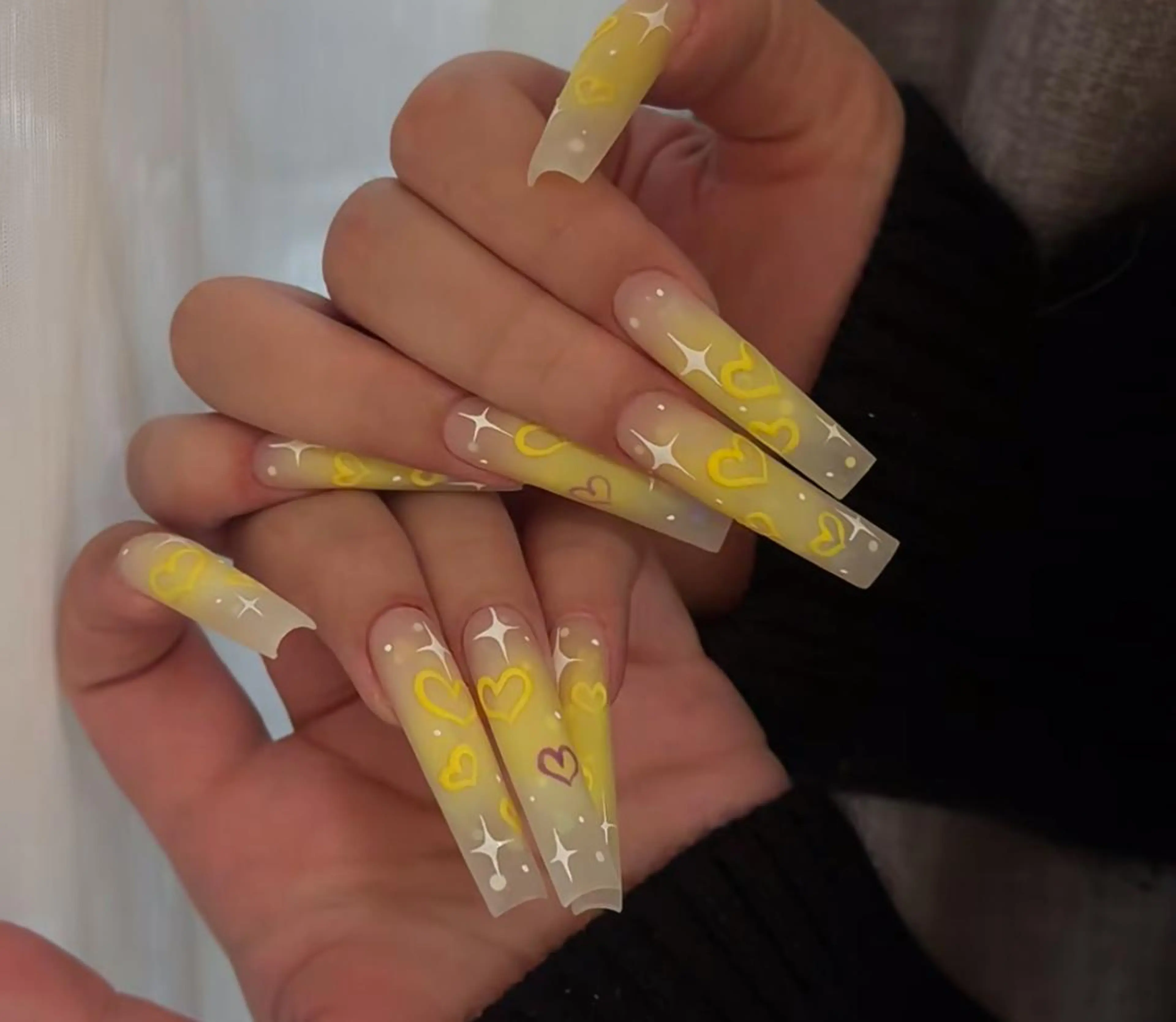 ネイル ハンドネイル 🎀 Ayaka_nailのネイルデザイン