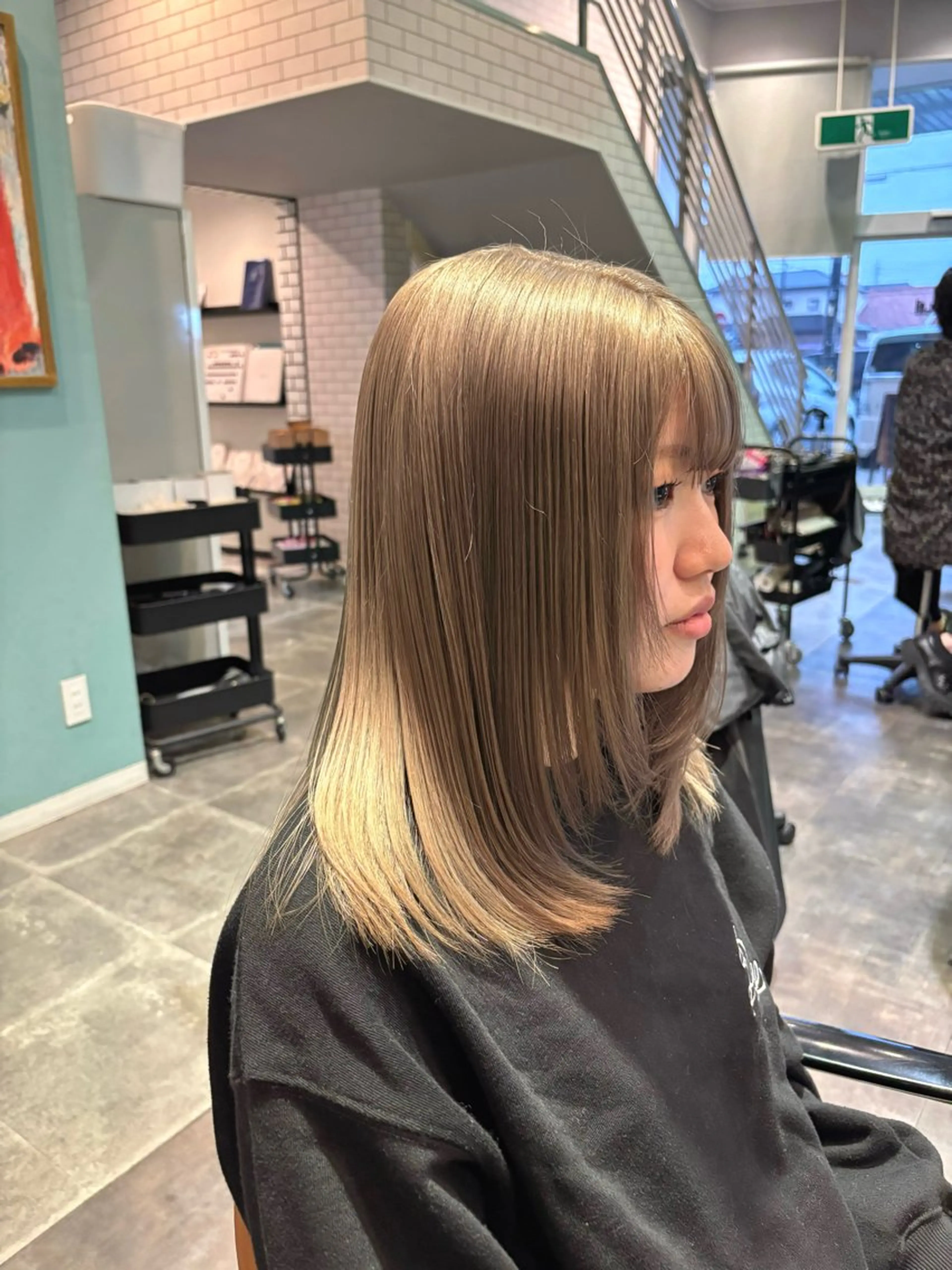 セミロング カラー ブリーチ グレージュ ミルクティーグレージュ 卒業式のヘアスタイル ヘアカラー 古田 穂香/似合わせカラーのヘアスタイル