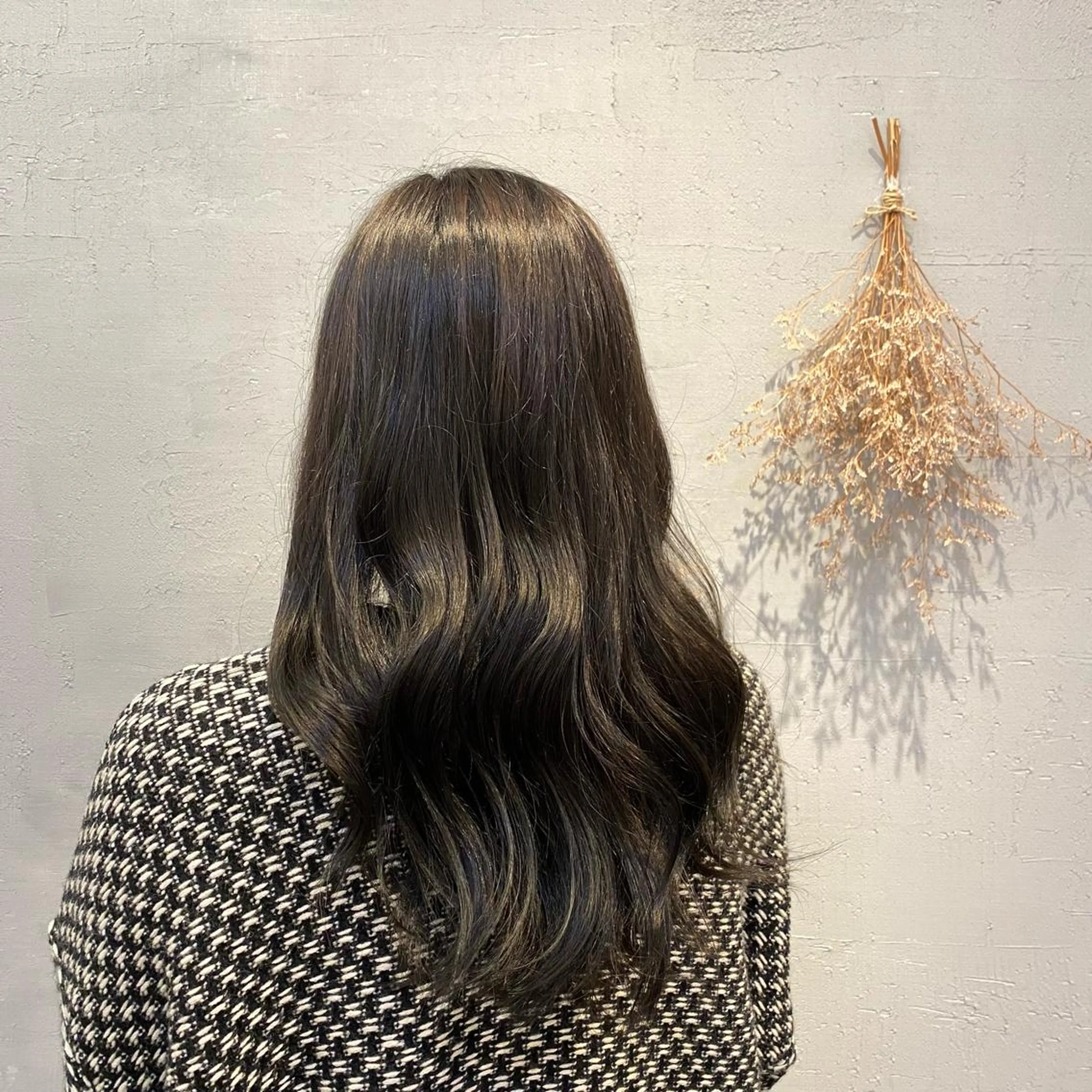 カラー kuschel アリイのヘアスタイル