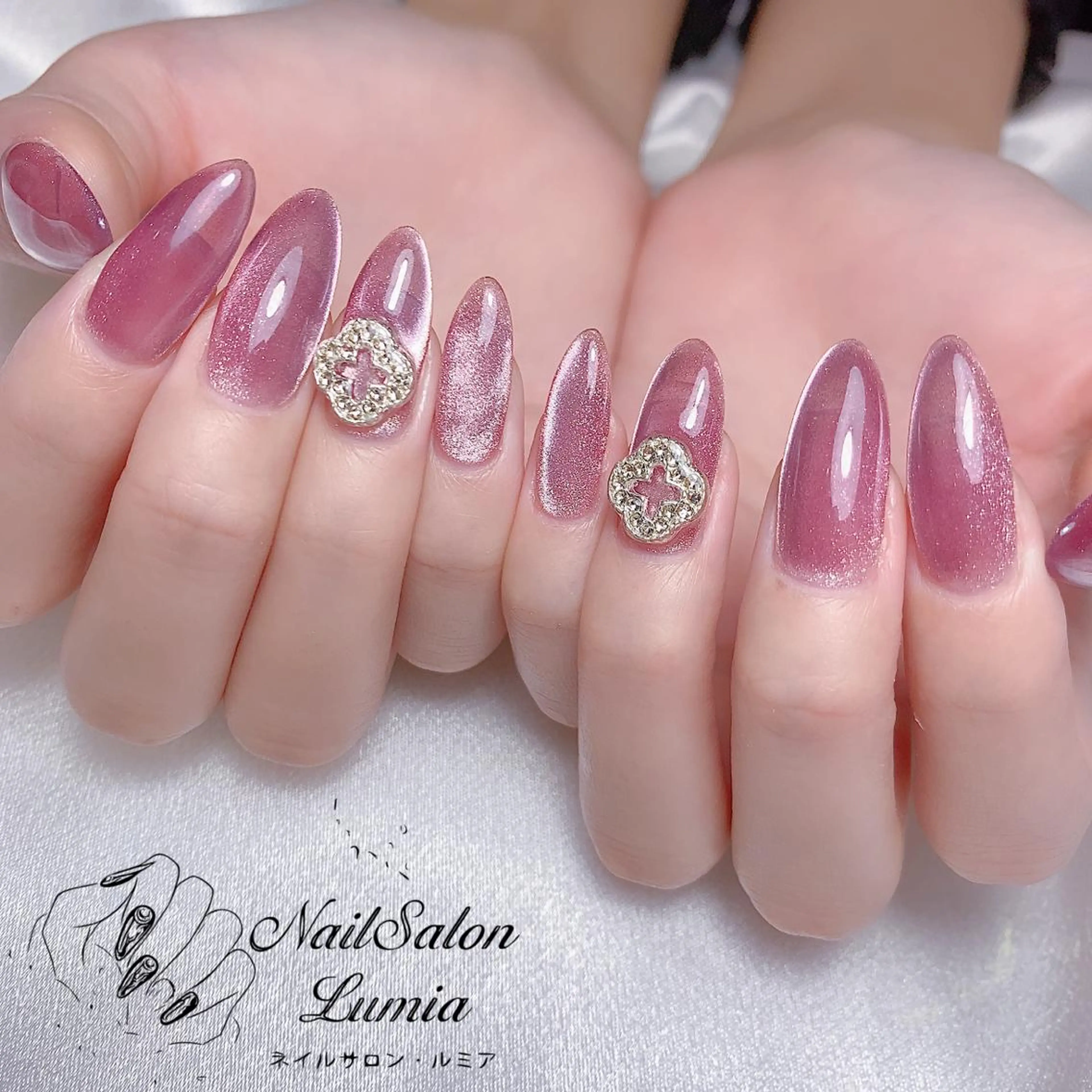 🌼大人気💕ハンドマグネットネイル(キャツアイ、キャラクシー)ワンカラー(オフ別料金、厚みだし無料)シンプルネイルの写真