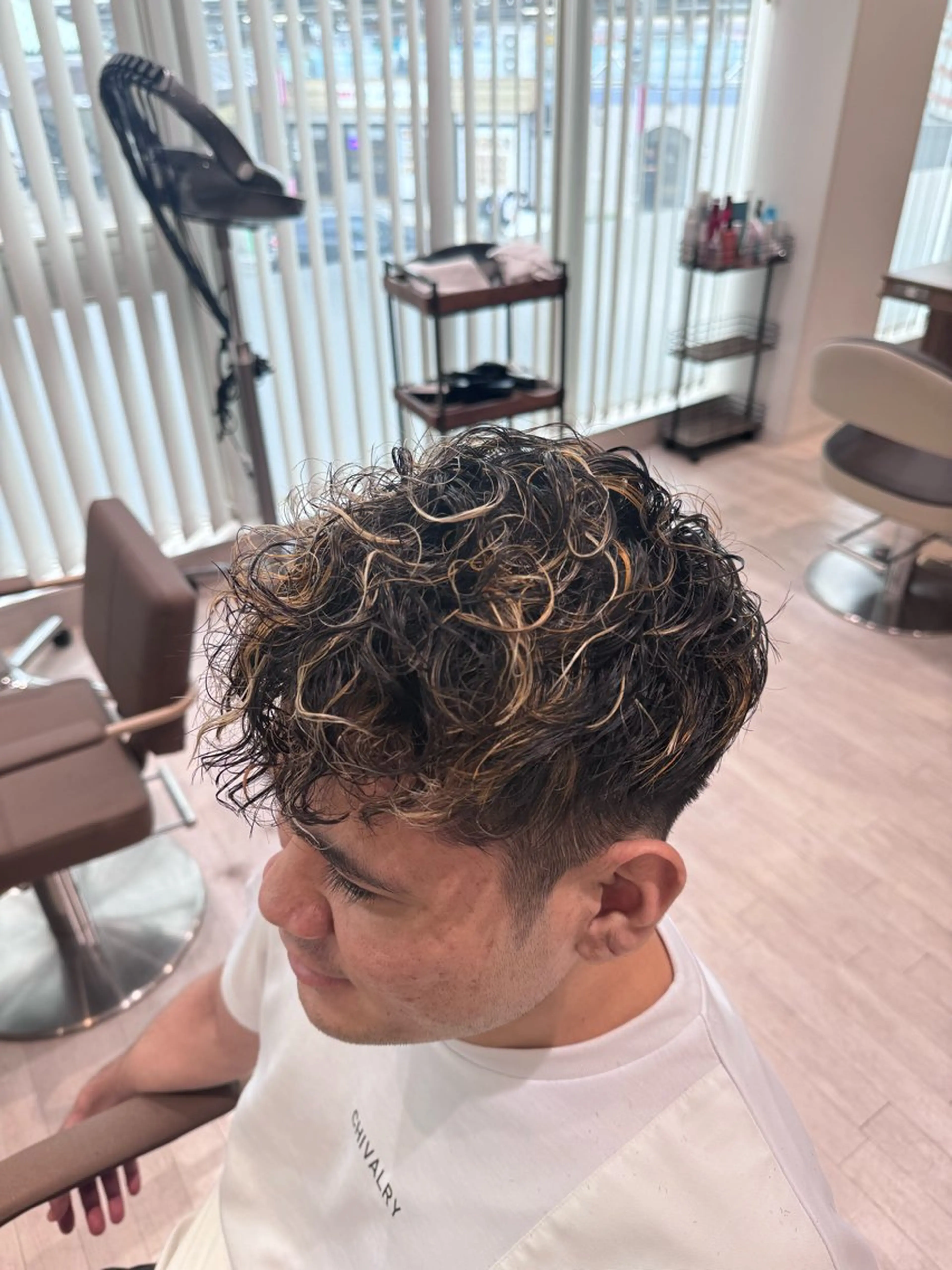 ショート カラー パーマ メンズ メンズメッシュ メンズパーマ スペインカール メッシュ スパイラルパーマ メンズ専門🔥女性の モデル受付中!/陸翔のヘアスタイル