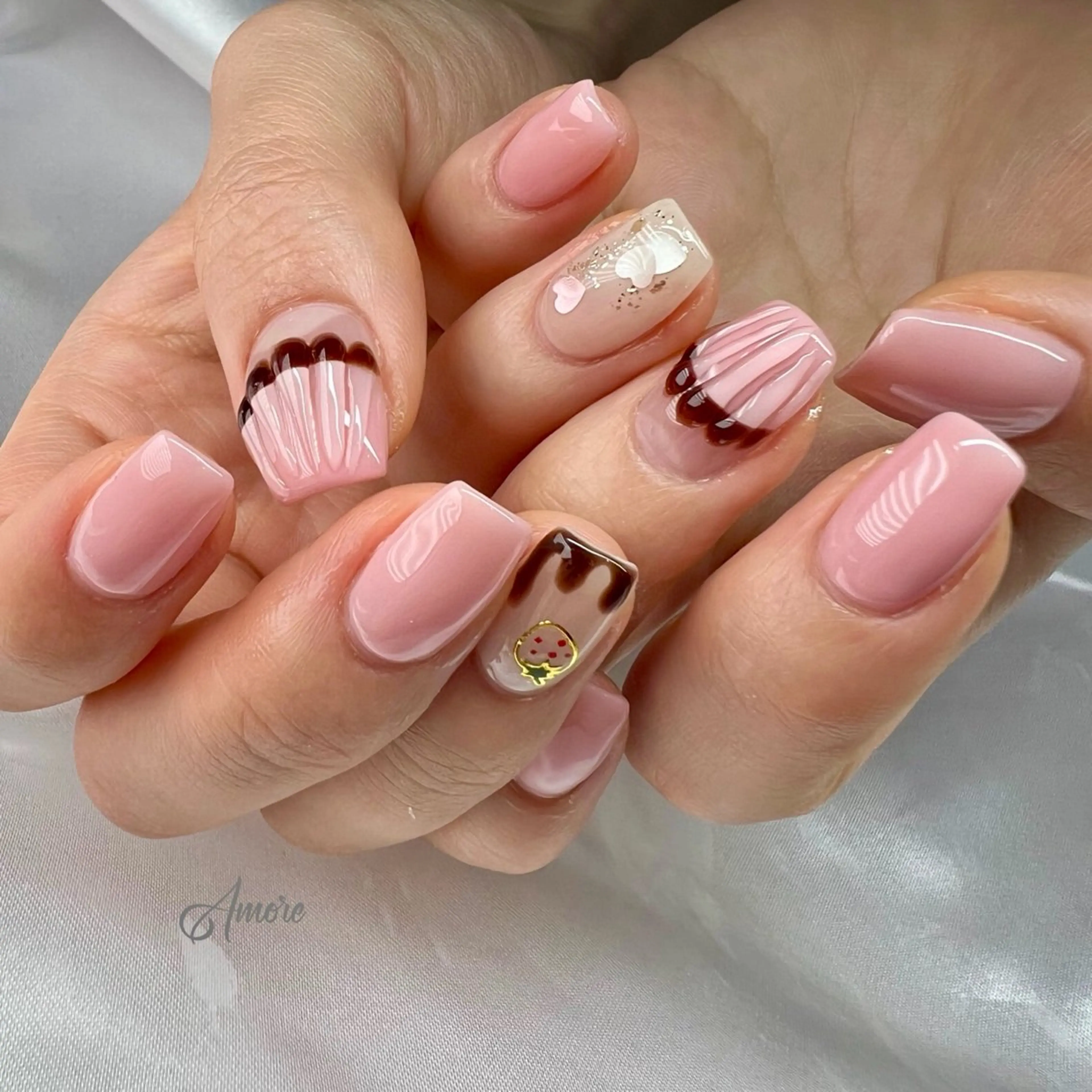 ネイル ジェルネイル キラキラネイル 韓国ネイル パラジェル バレンタイン You kyehwaのネイルデザイン