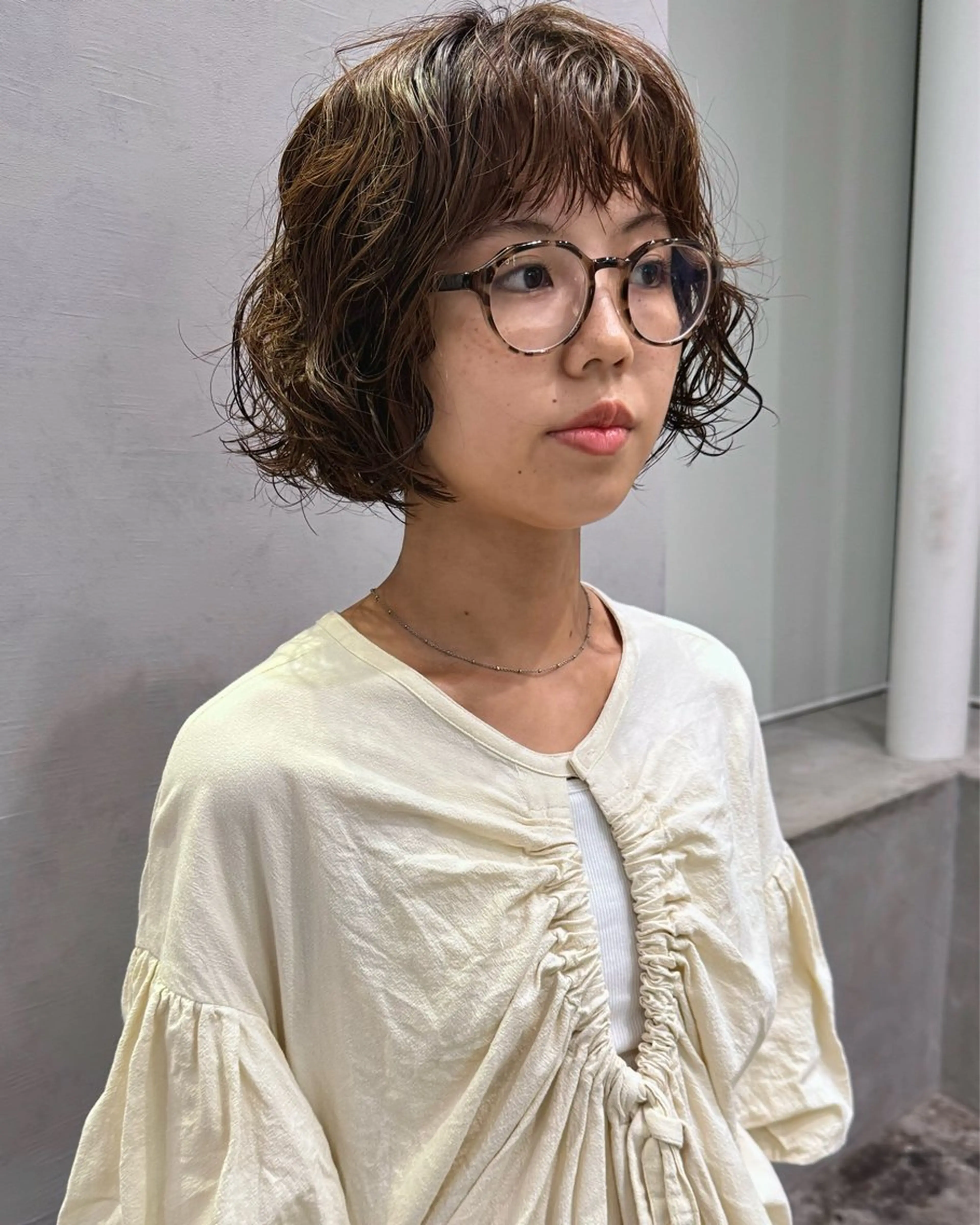 ミディアム パーマ コテ巻き風パーマ 似合わせパーマのヘアスタイル