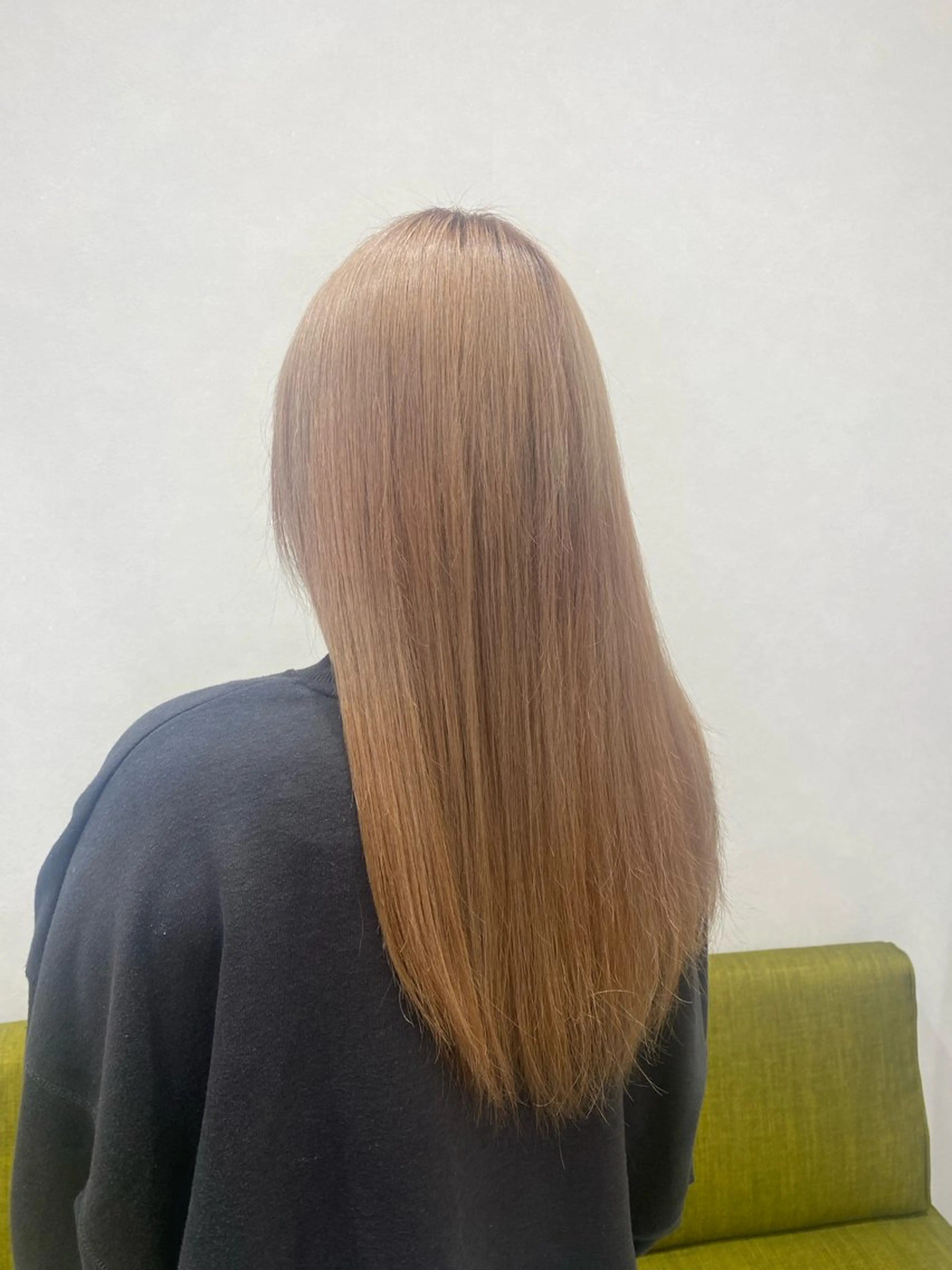 ロング カラー 萩原 彩音のヘアスタイル