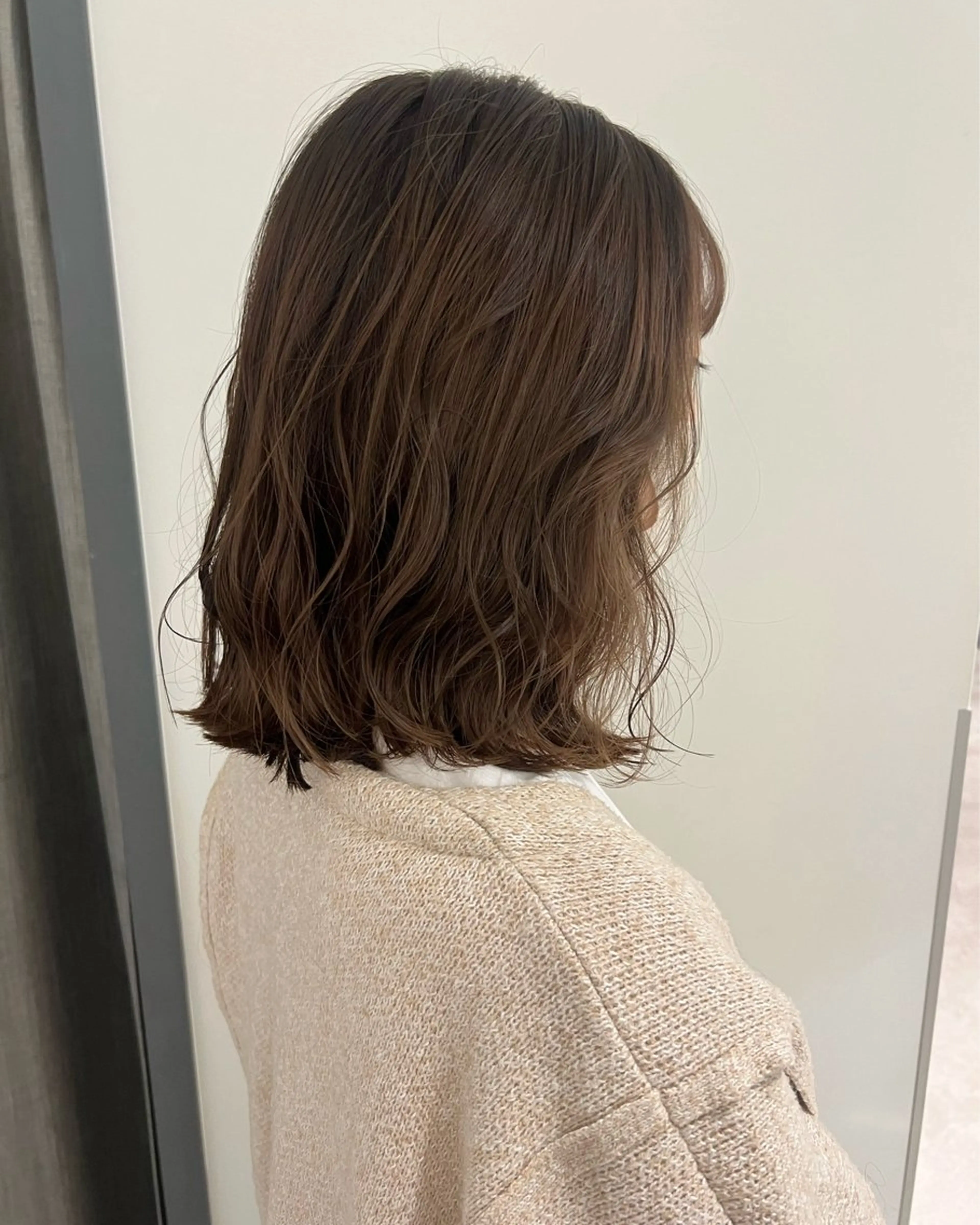 ミディアム カラー ヘアアレンジ ベージュカラー 暗髪カラー🫐パーマ おくだりんかのヘアスタイル