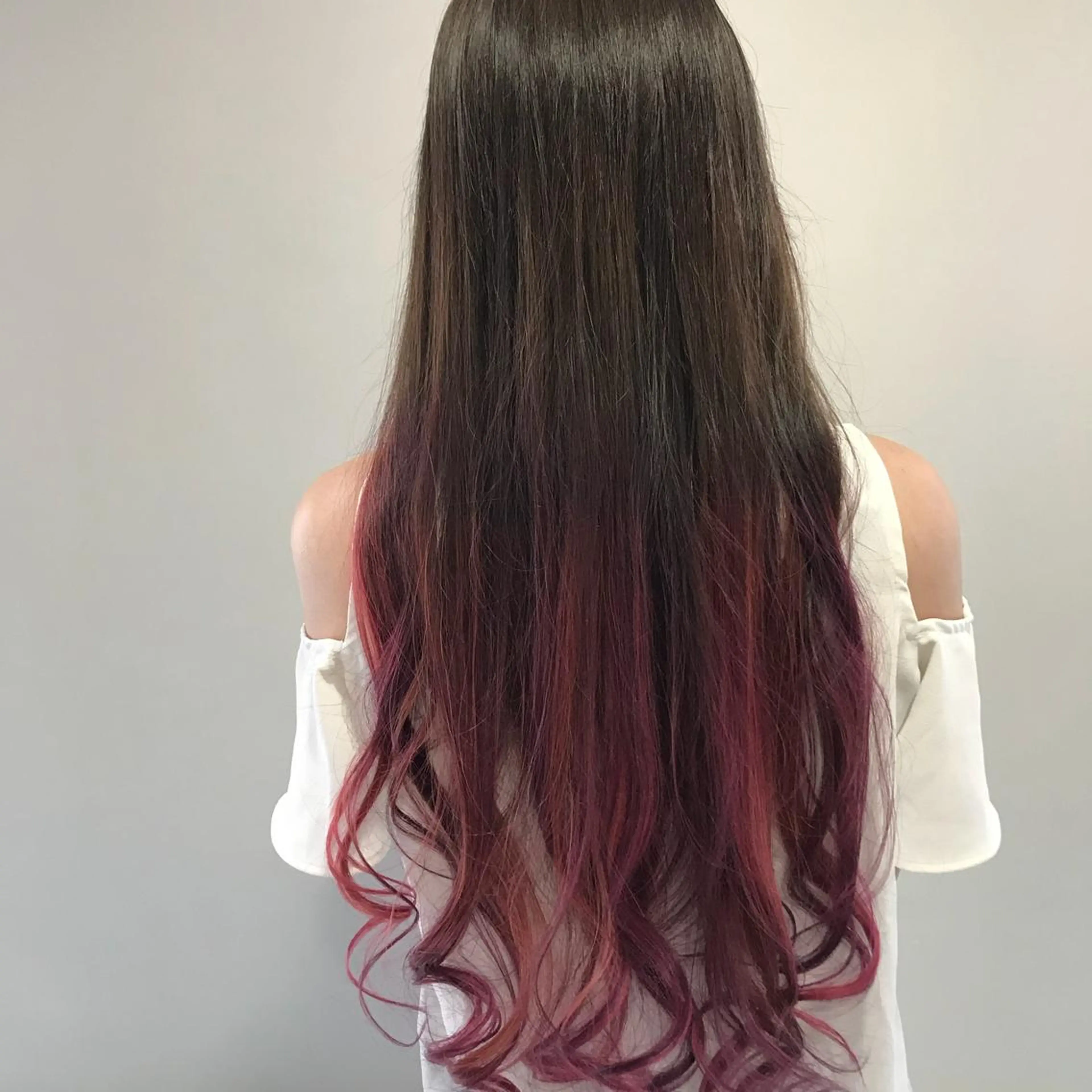 ロング カラー ピンクカラー レッドカラー ヘアカラー 長谷川 誠志のヘアスタイル