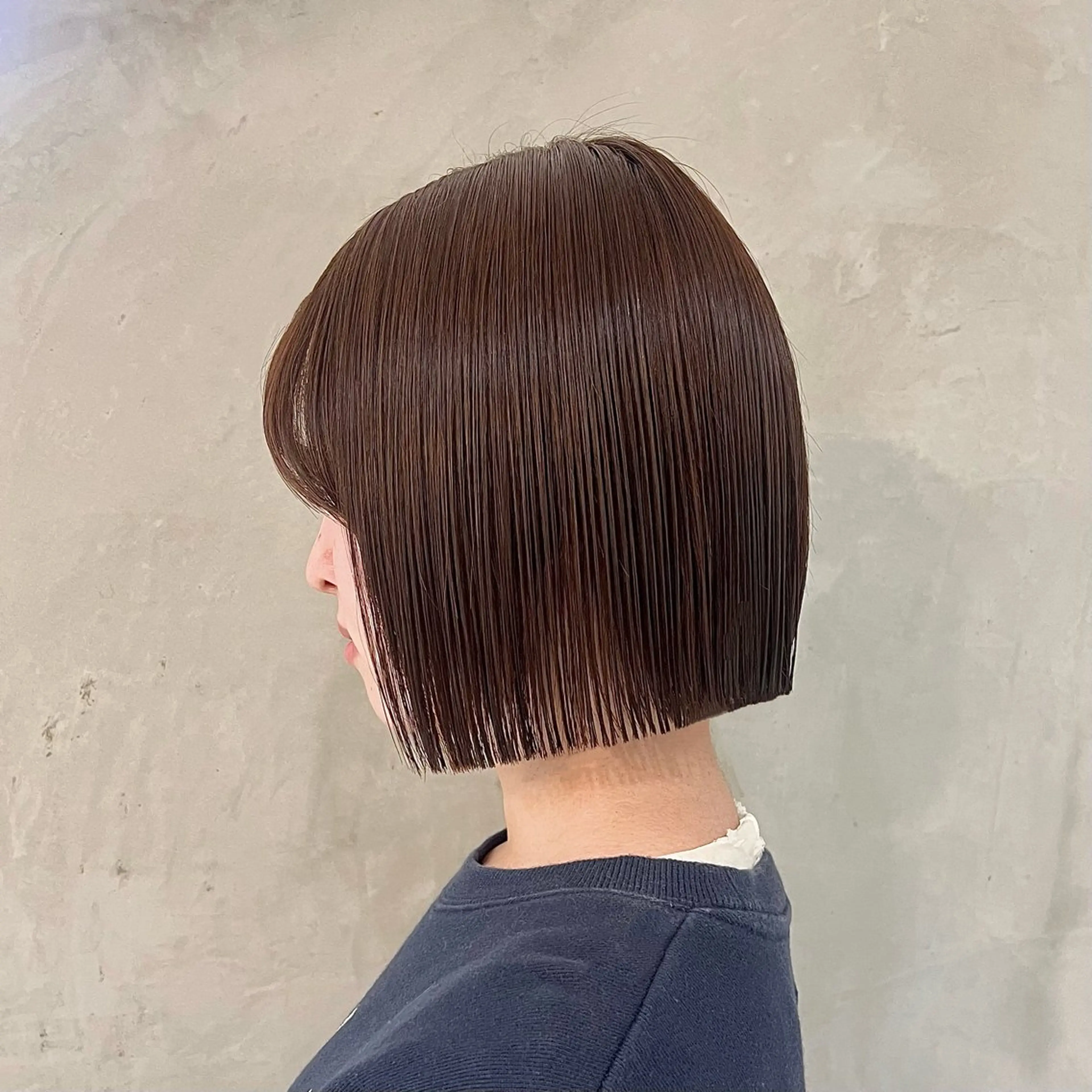 ミディアム カット ヘアカラー トリートメント 切りっぱなしボブ/ 艶カラー/綾莉のヘアスタイル