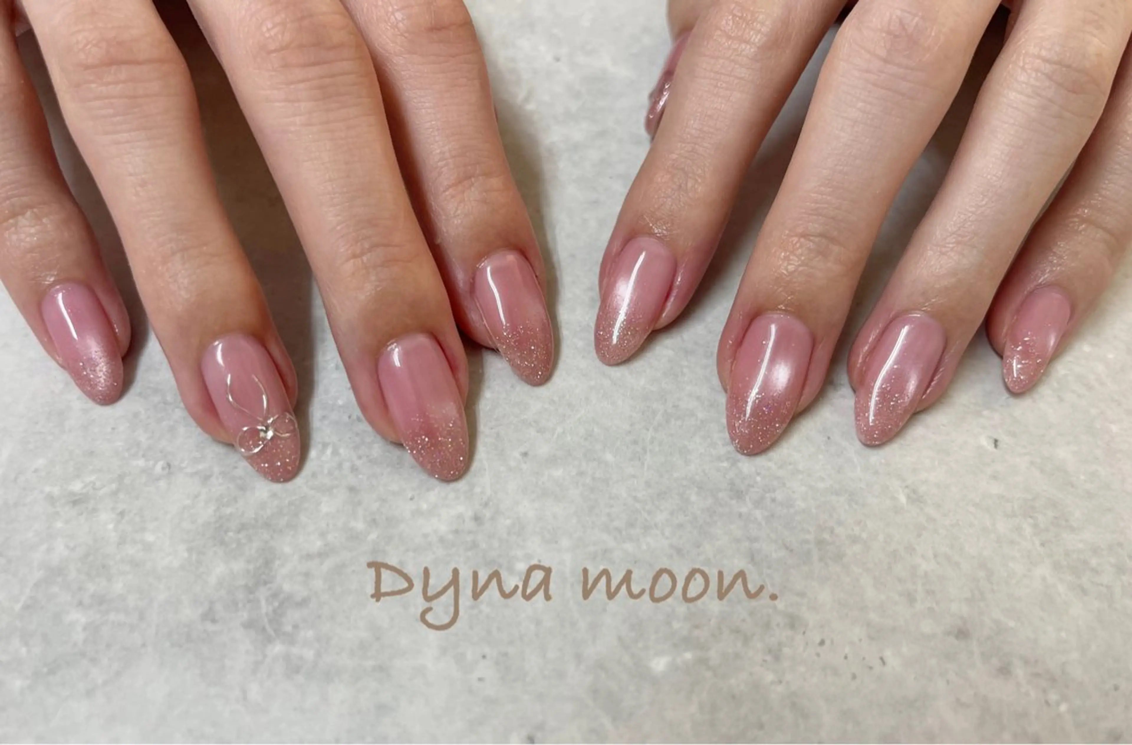 ミディアム ハンドネイル 吉田 芹菜のネイルデザイン