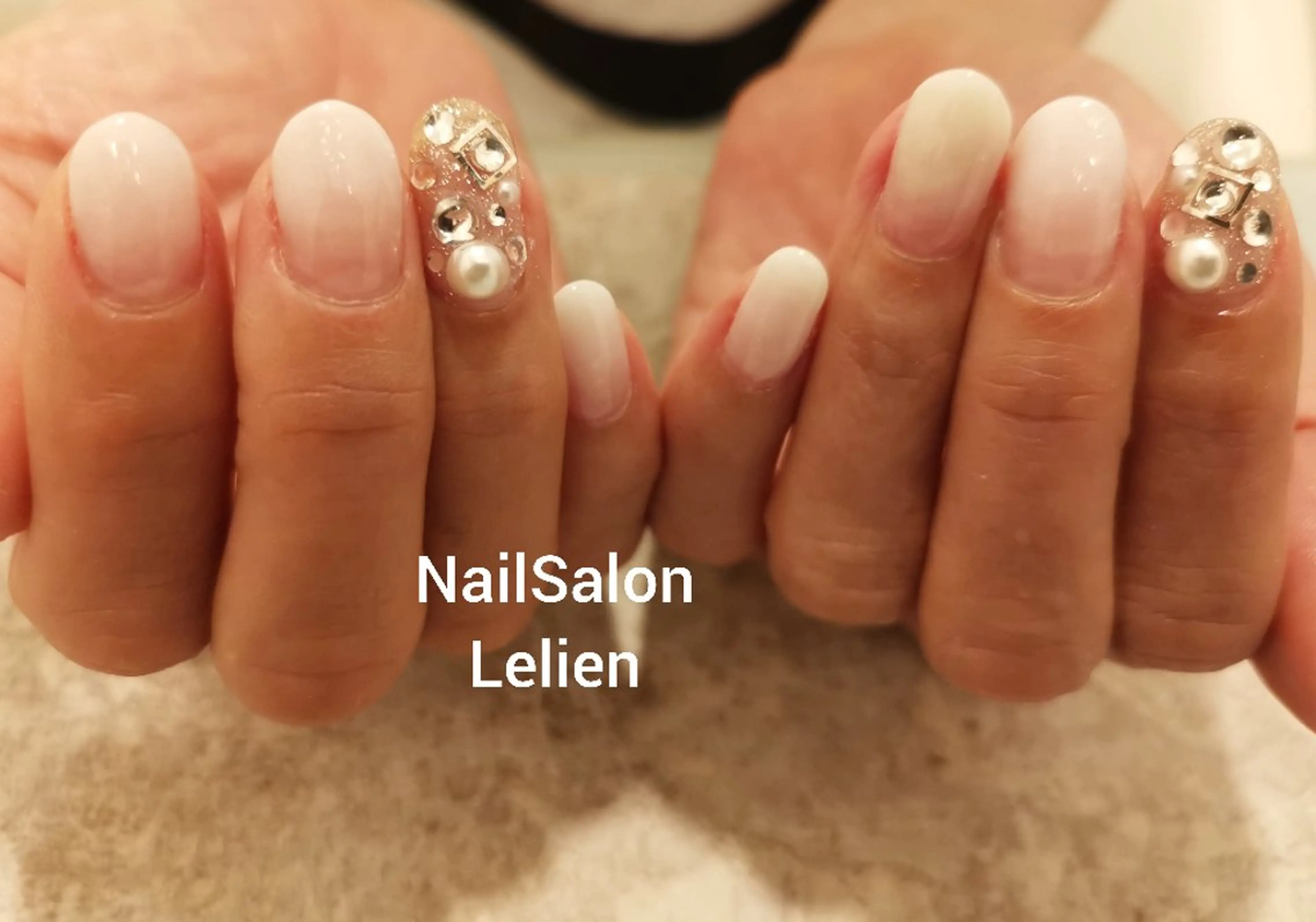 ネイル フラッシュネイル グラデーション ラメ(グリッター) ストーンネイル ハンドネイル ネイルサロン Lelienルリエのネイルデザイン