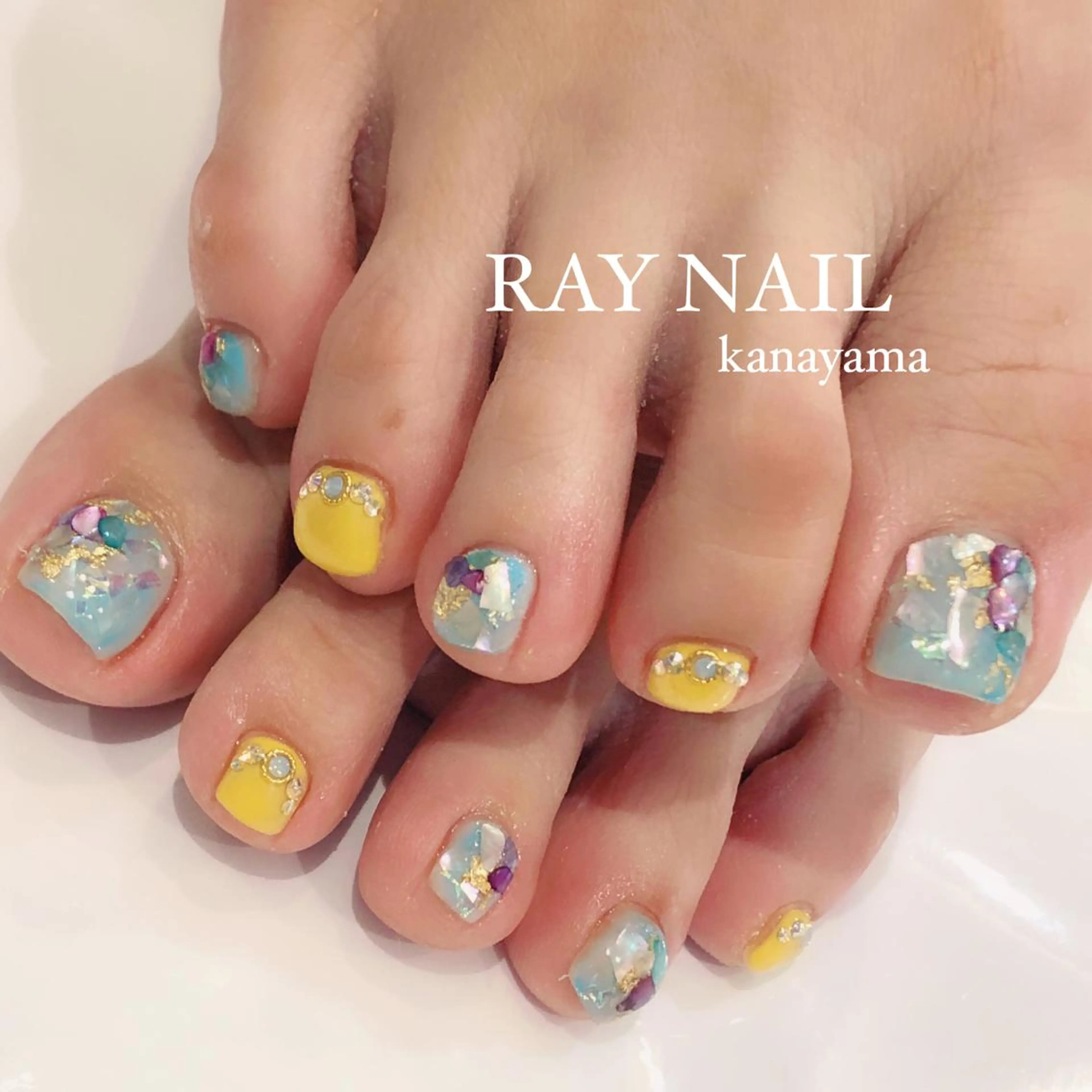 ネイル フットネイル ストーンネイル フットネイル Arowa 伊田のネイルデザイン