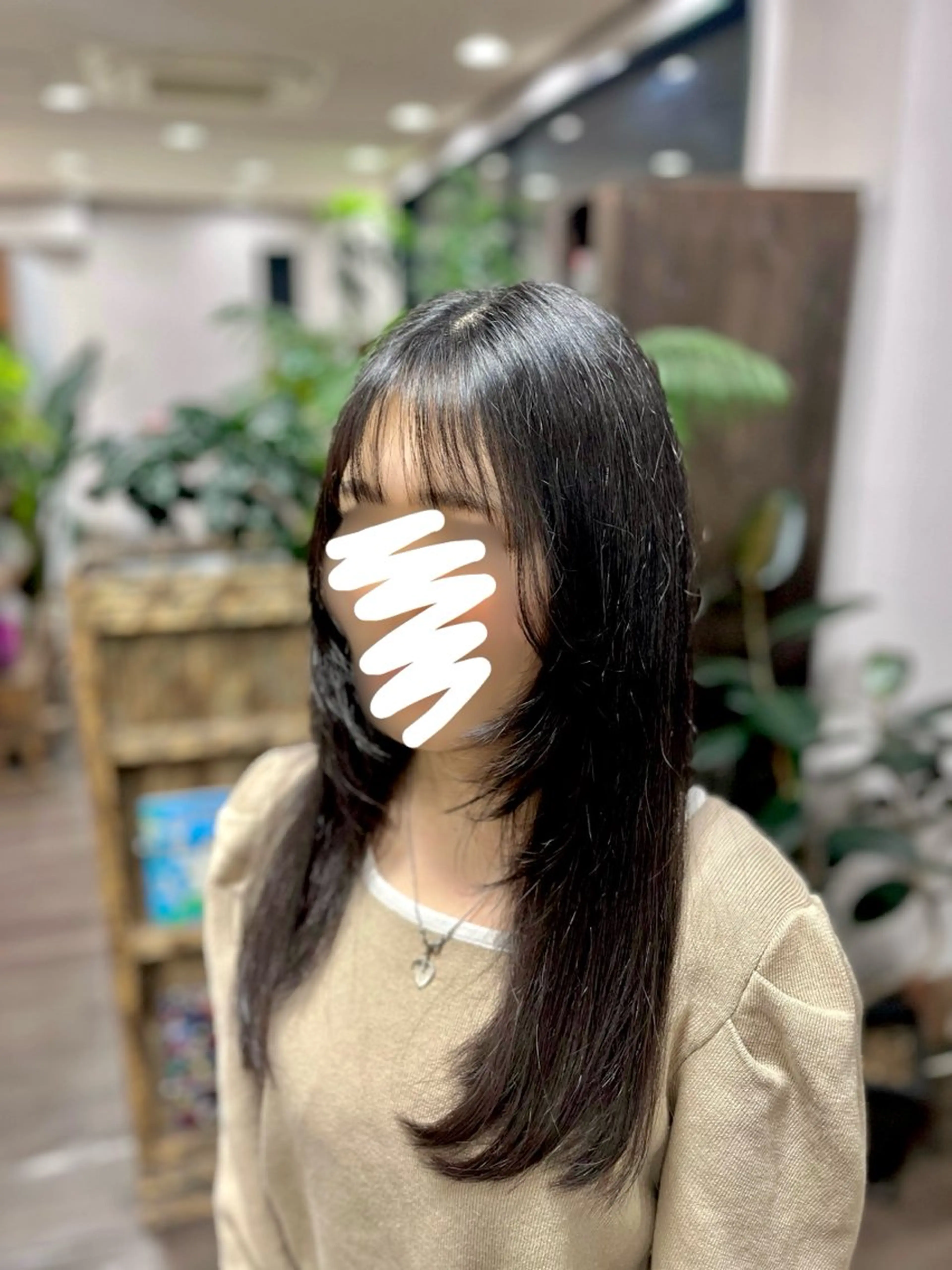 ロング 顔周りカット レイヤーカット assemblage 江川羽南のヘアスタイル