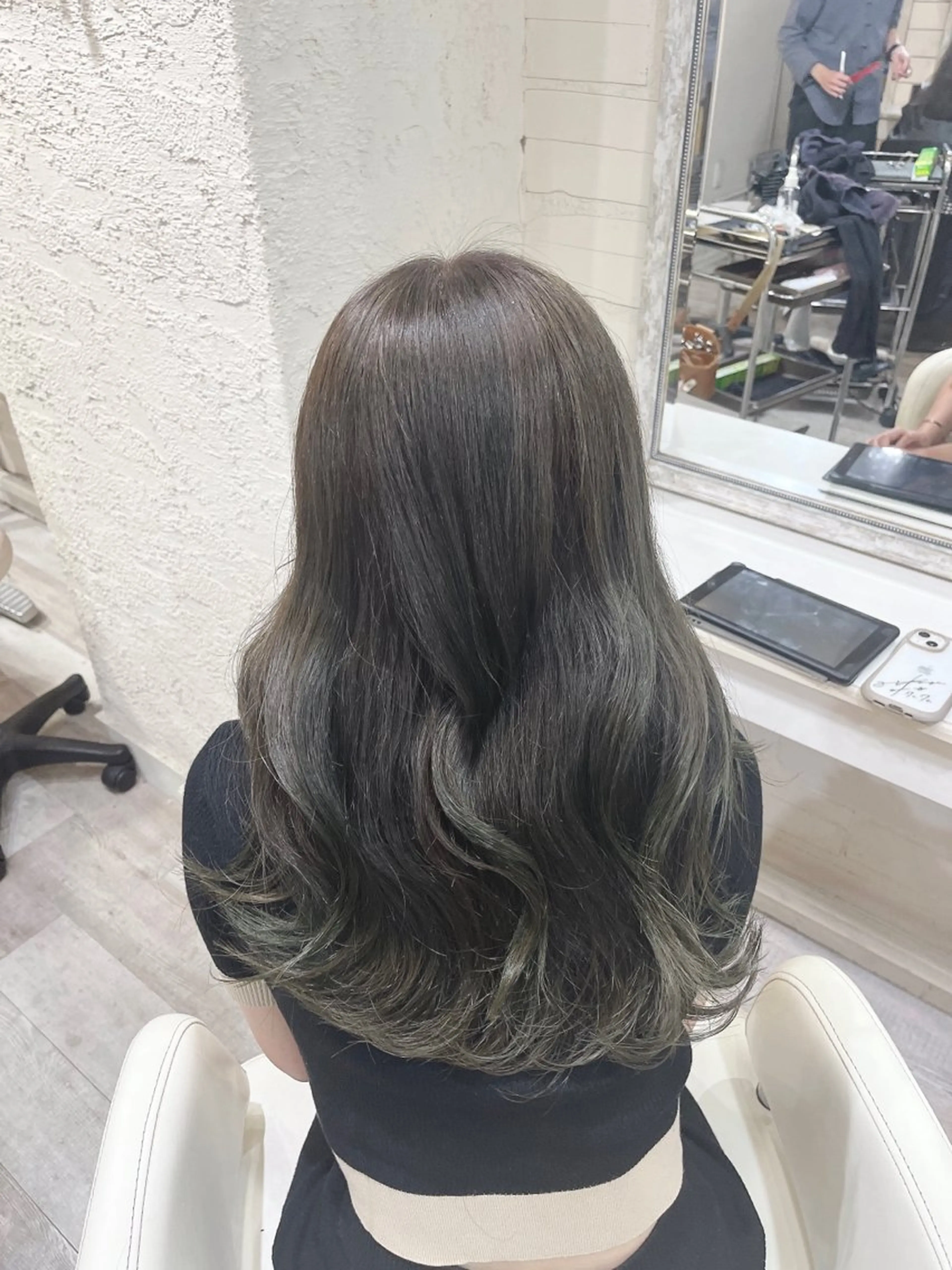 セミロング カラー ブリーチ ダブルカラー グレージュ ブリーチなしカラー オリーブグレージュ ヘアカラー カラー職人 なかもと たつひろのヘアスタイル