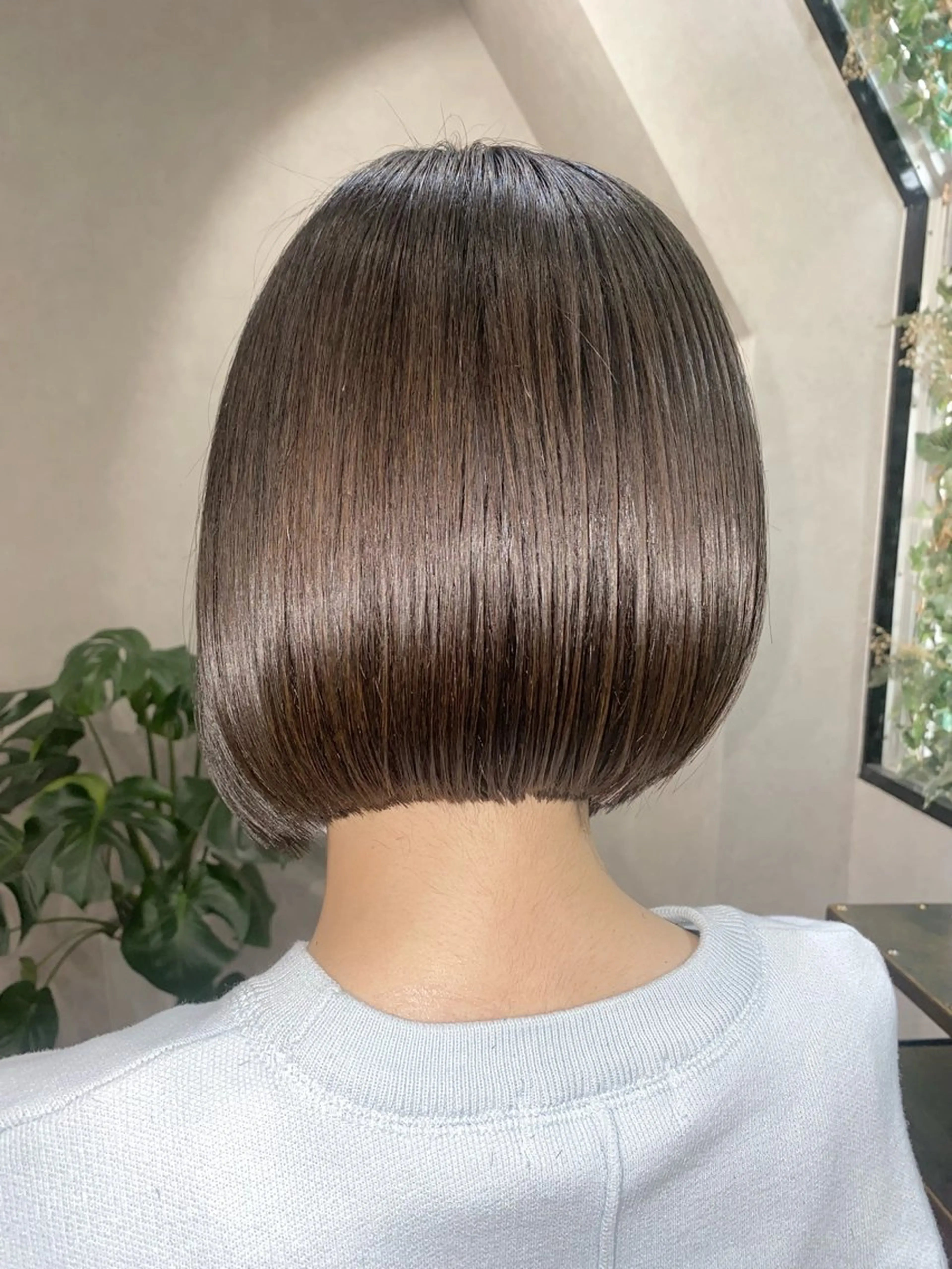 ミディアム ボブ _White所属・ＳＨＩ ＺＵのヘアスタイル