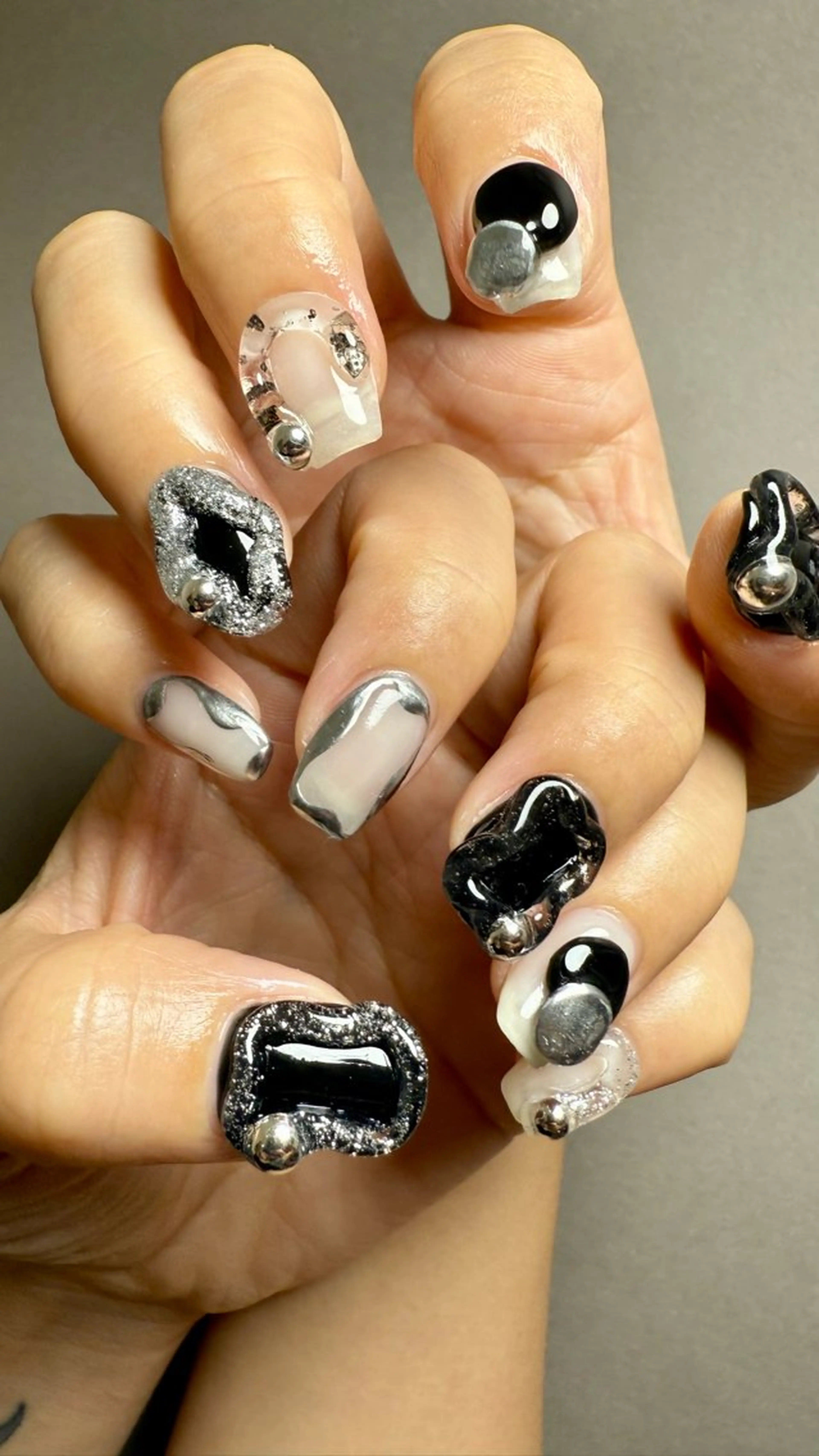 ネイル ジェルネイル 持ち込み ニュアンスネイル パラジェル ハンドネイル ハンドケア Atelier Ariのネイルデザイン