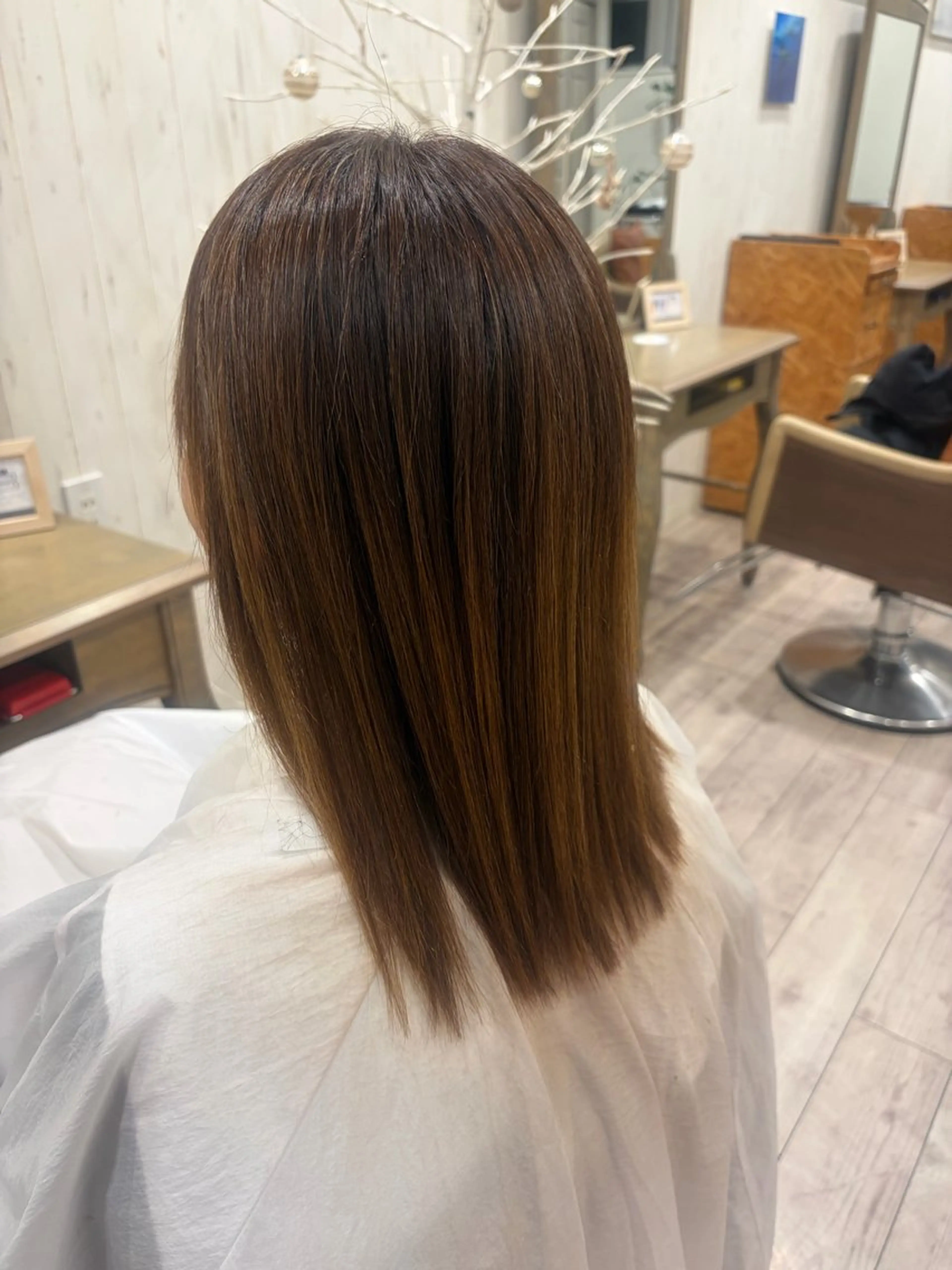 白髪染めリタッチカラー(シャンプーブロー込み)の写真