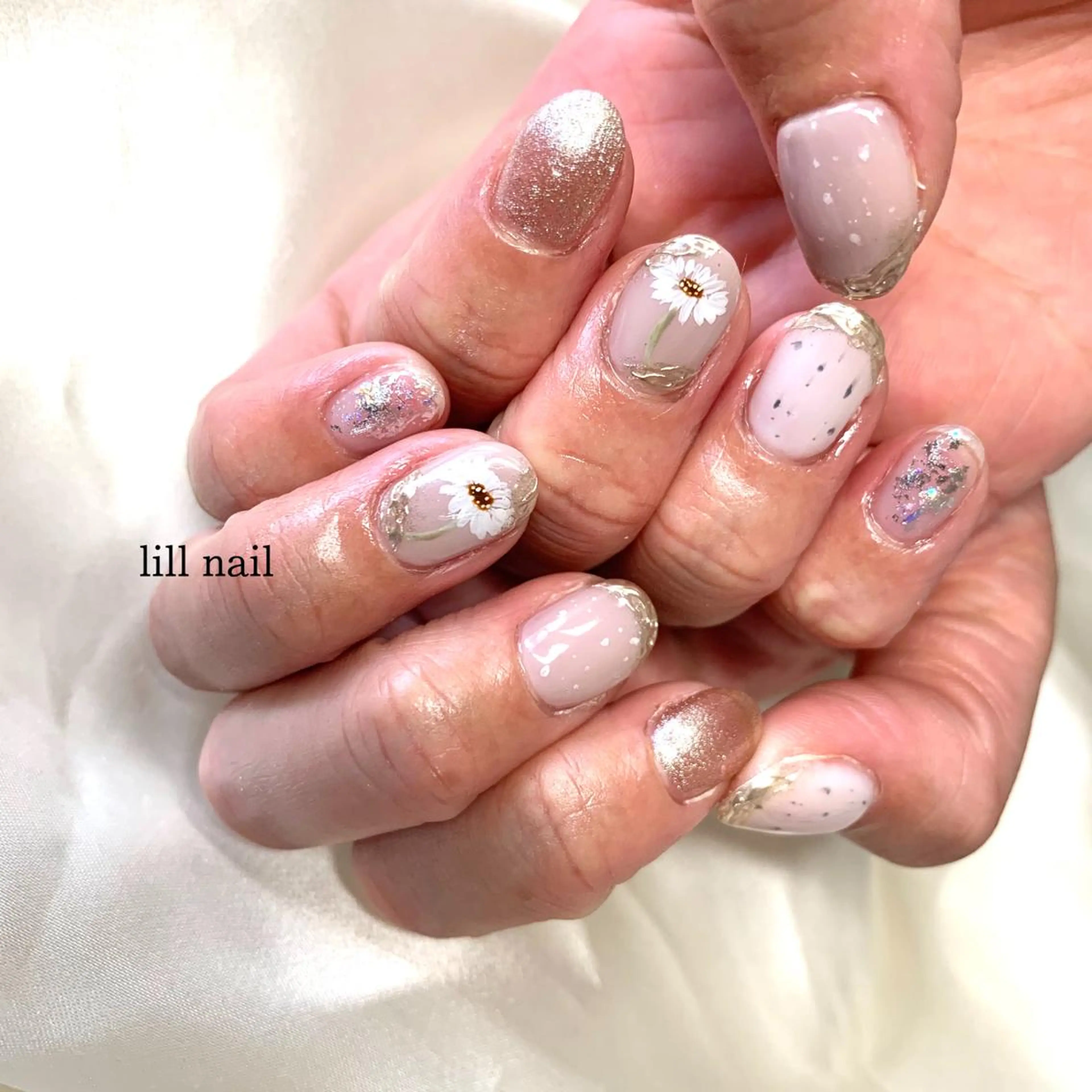 ミディアム pllia beautyのネイルデザイン