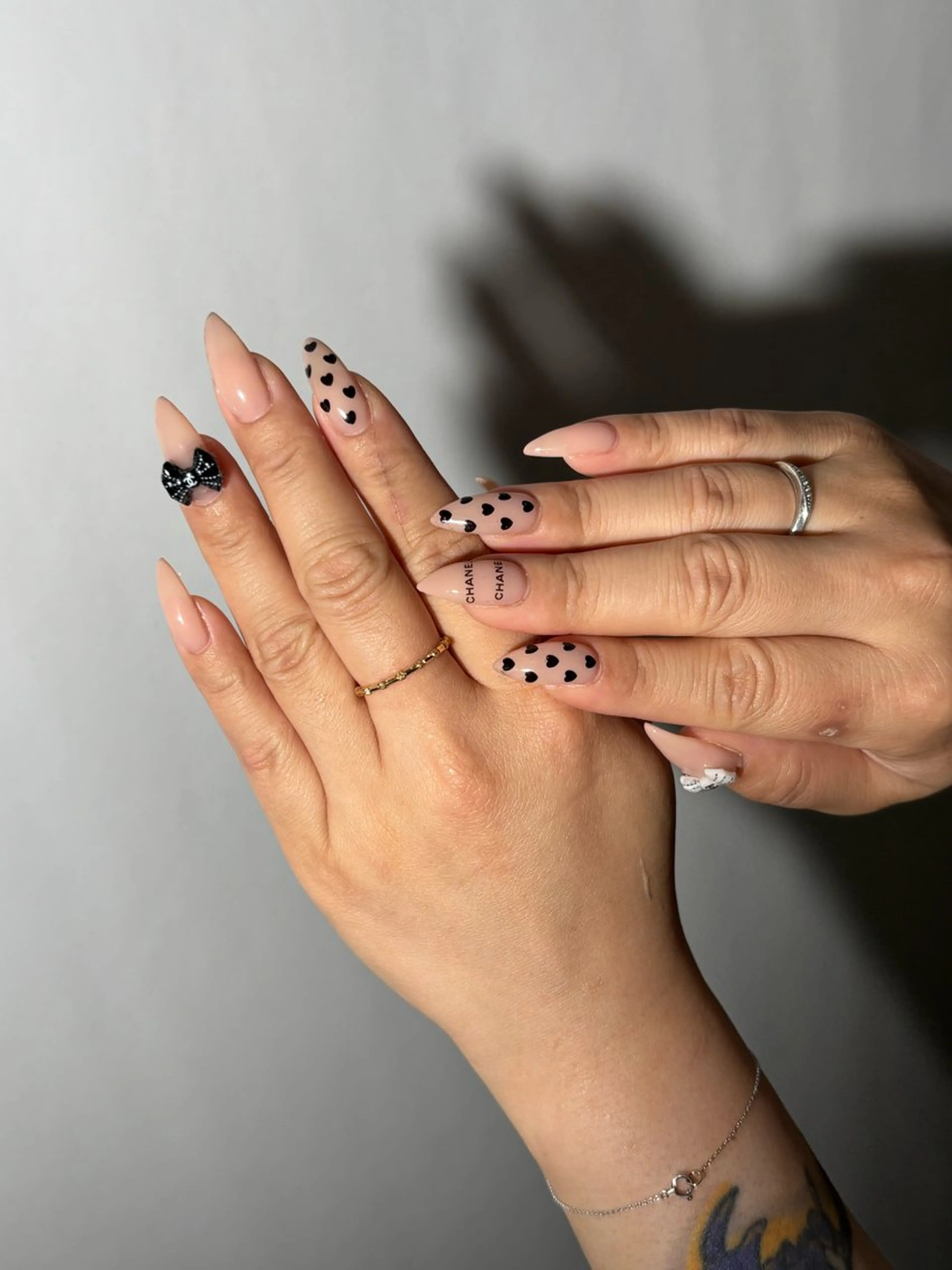 ネイル ドット ハート ワンカラーネイル ハンドネイル 【ＯＲＧＡＮ】 nailのネイルデザイン