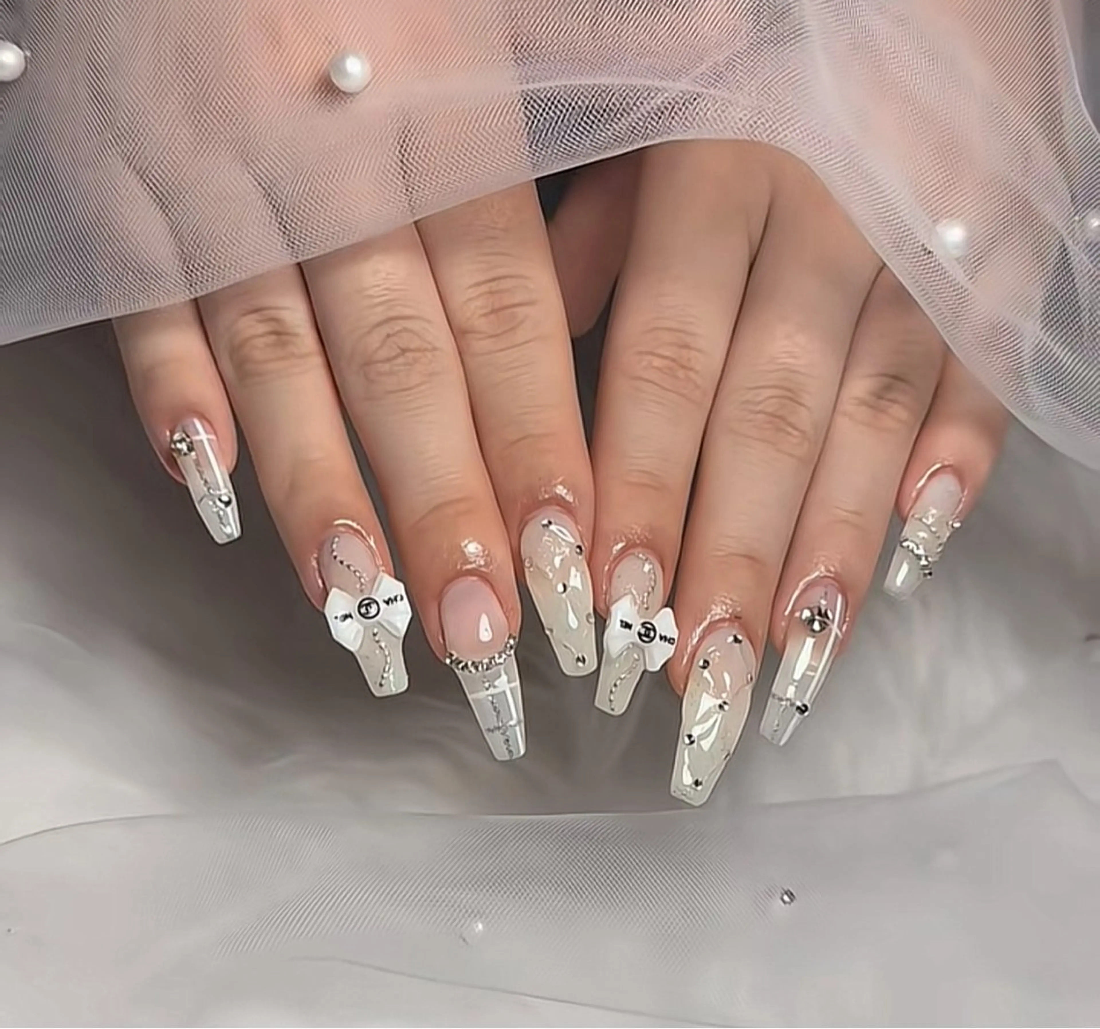 ネイル チークネイル フレンチネイル グラデーション 韓国ネイル マグネットネイル Hana nail所属・Hana Nailのネイルデザイン