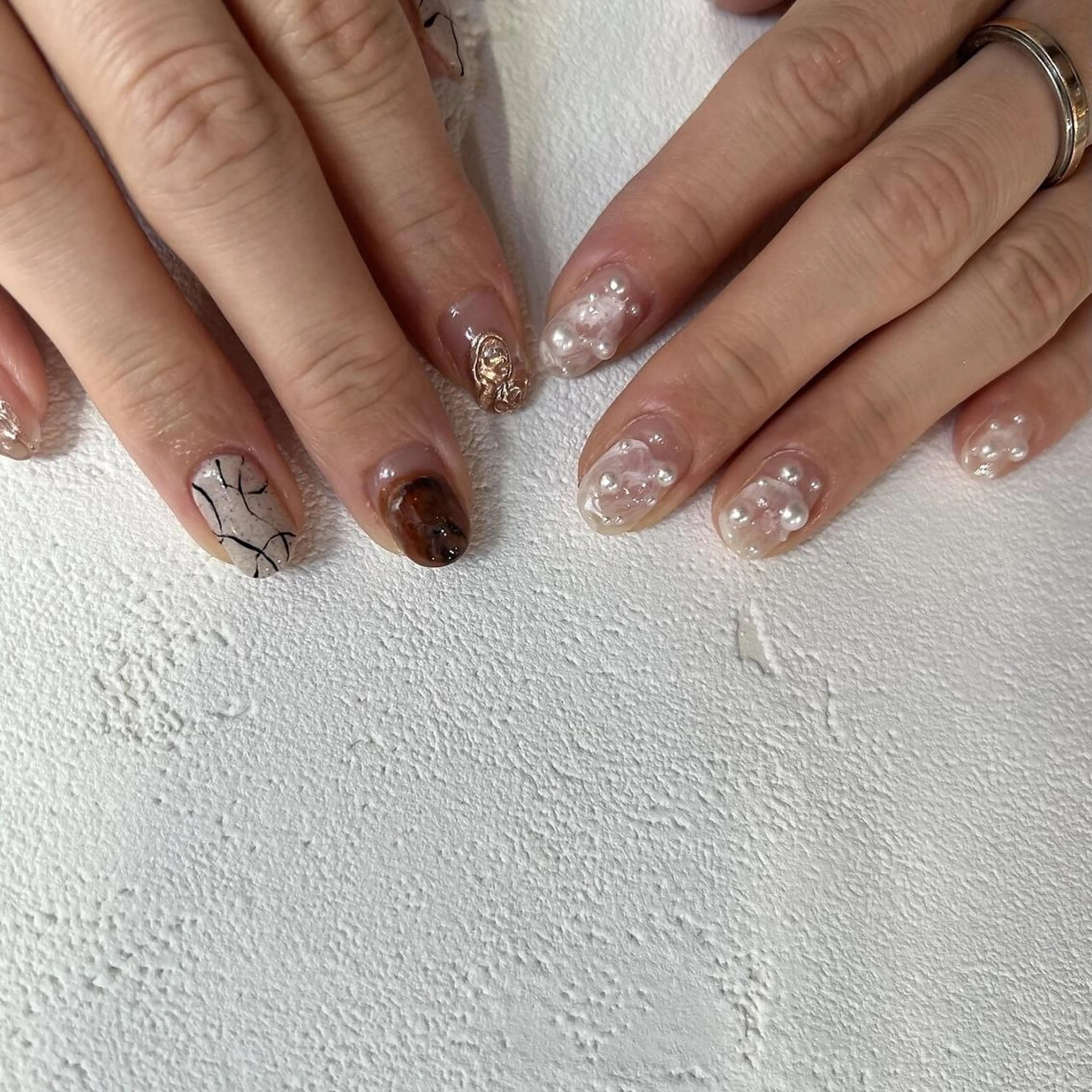 ネイル フレンチネイル ジェルネイル ガラスフレンチ グラデーション マグネットネイル ハンドネイル 【パラジェル認定】 newiネイル京橋のネイルデザイン