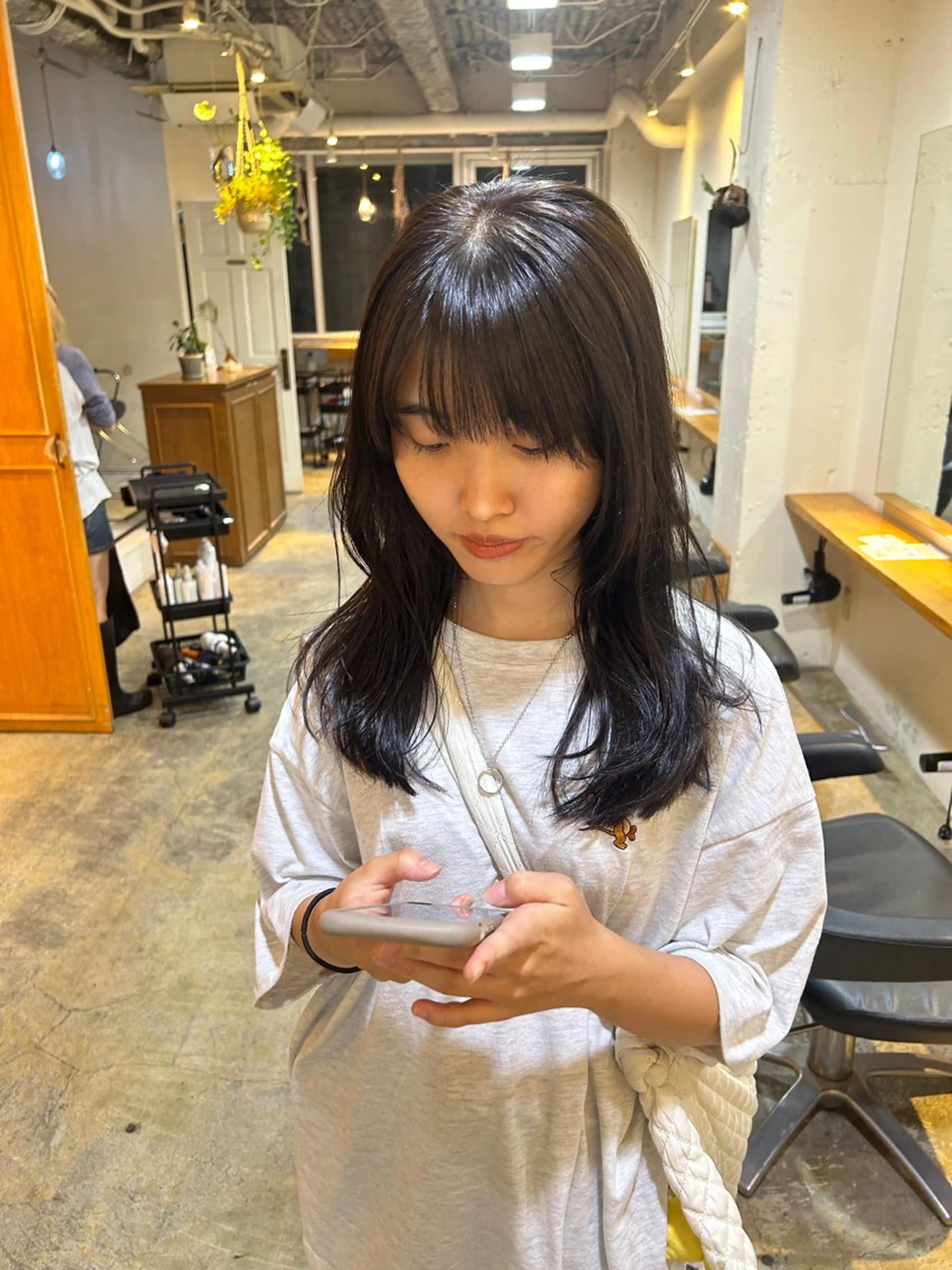 セミロング カラー カット ヘアカラー ナチュラル大人っぽい スタイル　MAORIのヘアスタイル