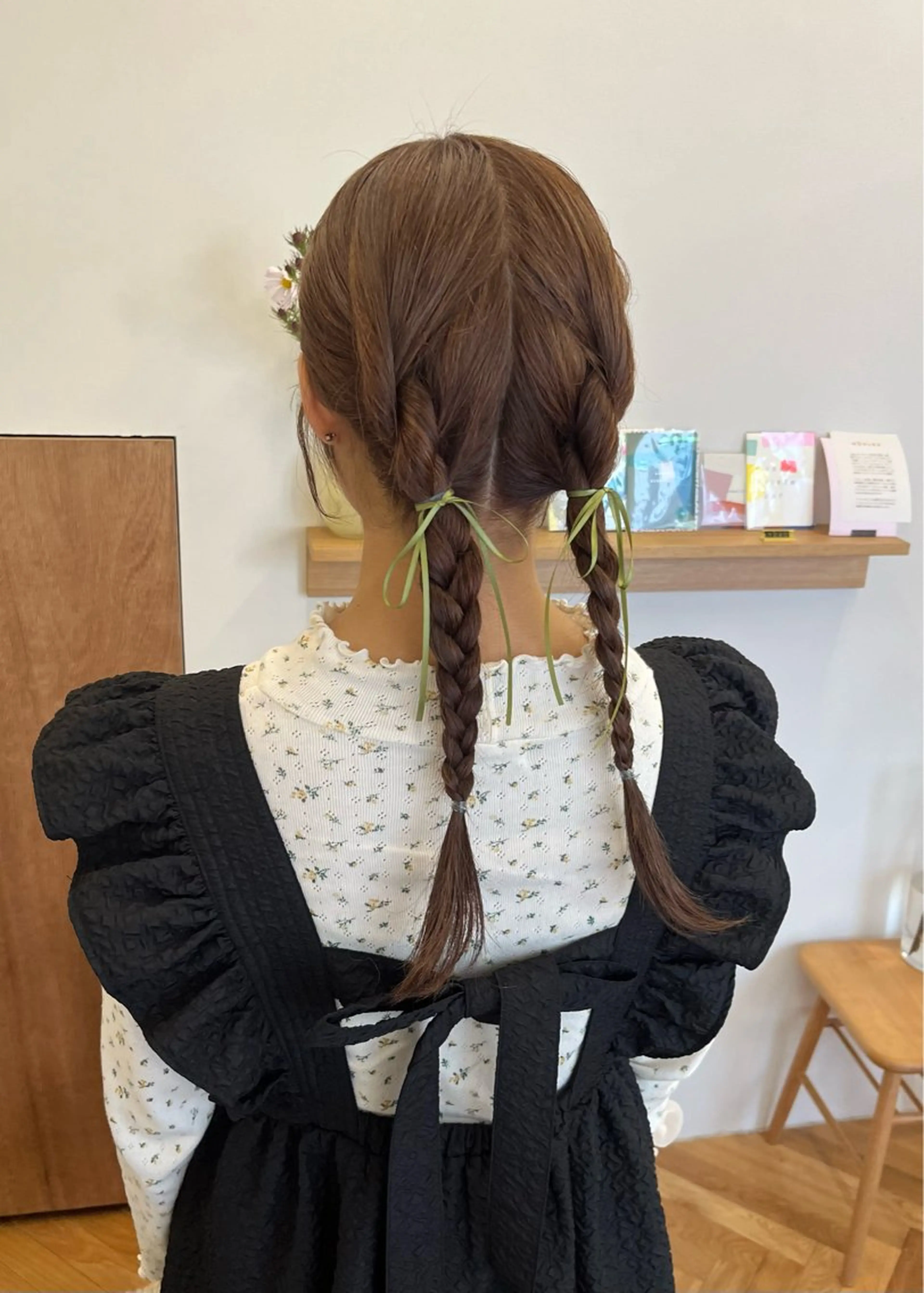セミロング カラー ヘアアレンジ ベージュカラー ブリーチ 三つ編み 西山 紗耶香🪽 透明感カラー/ボブのヘアスタイル
