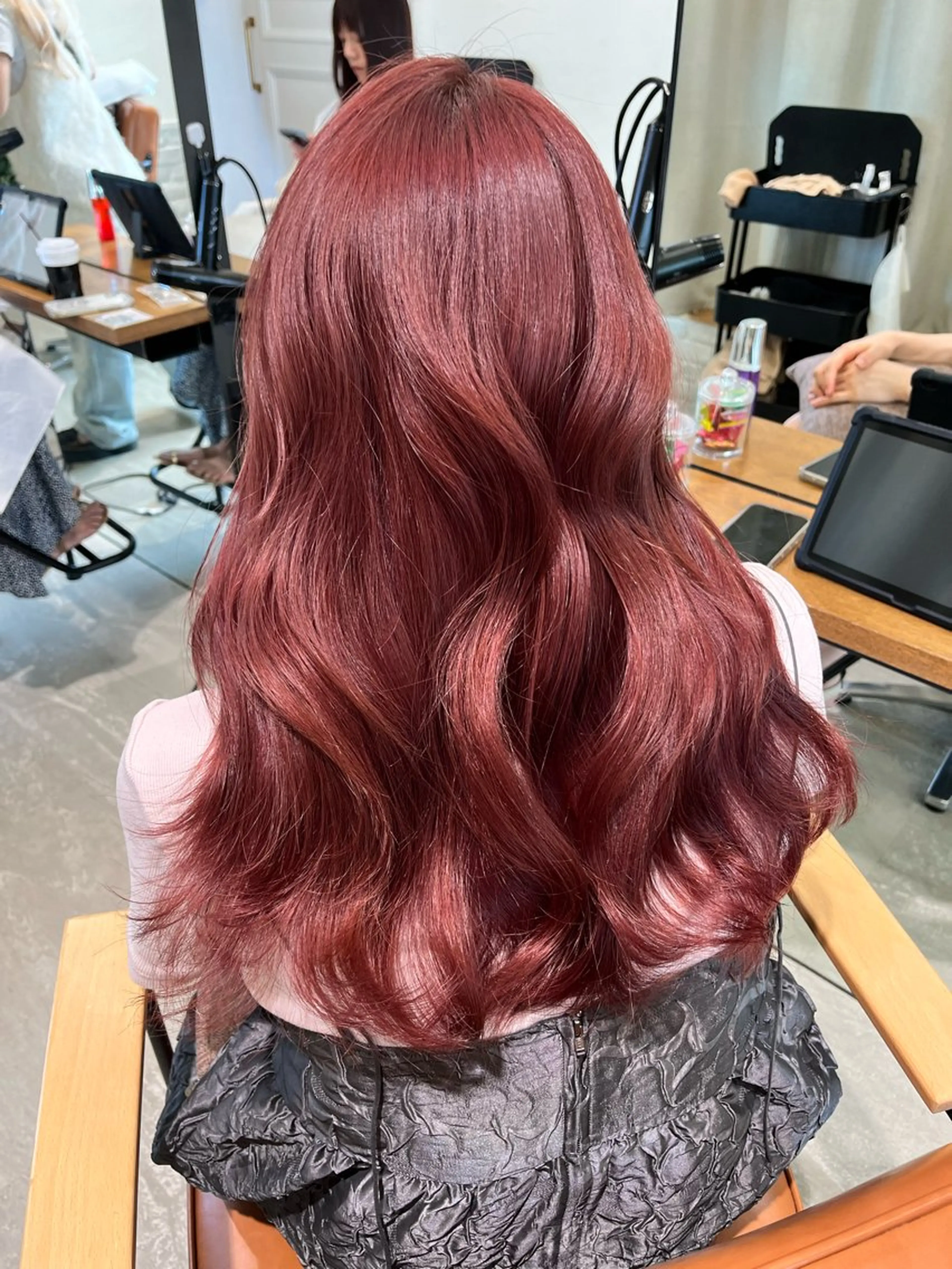 ミディアム カラー カット ヘアカラー トリートメント 🪞レイヤー/暖色カ ラー🧸mai🎀のヘアスタイル