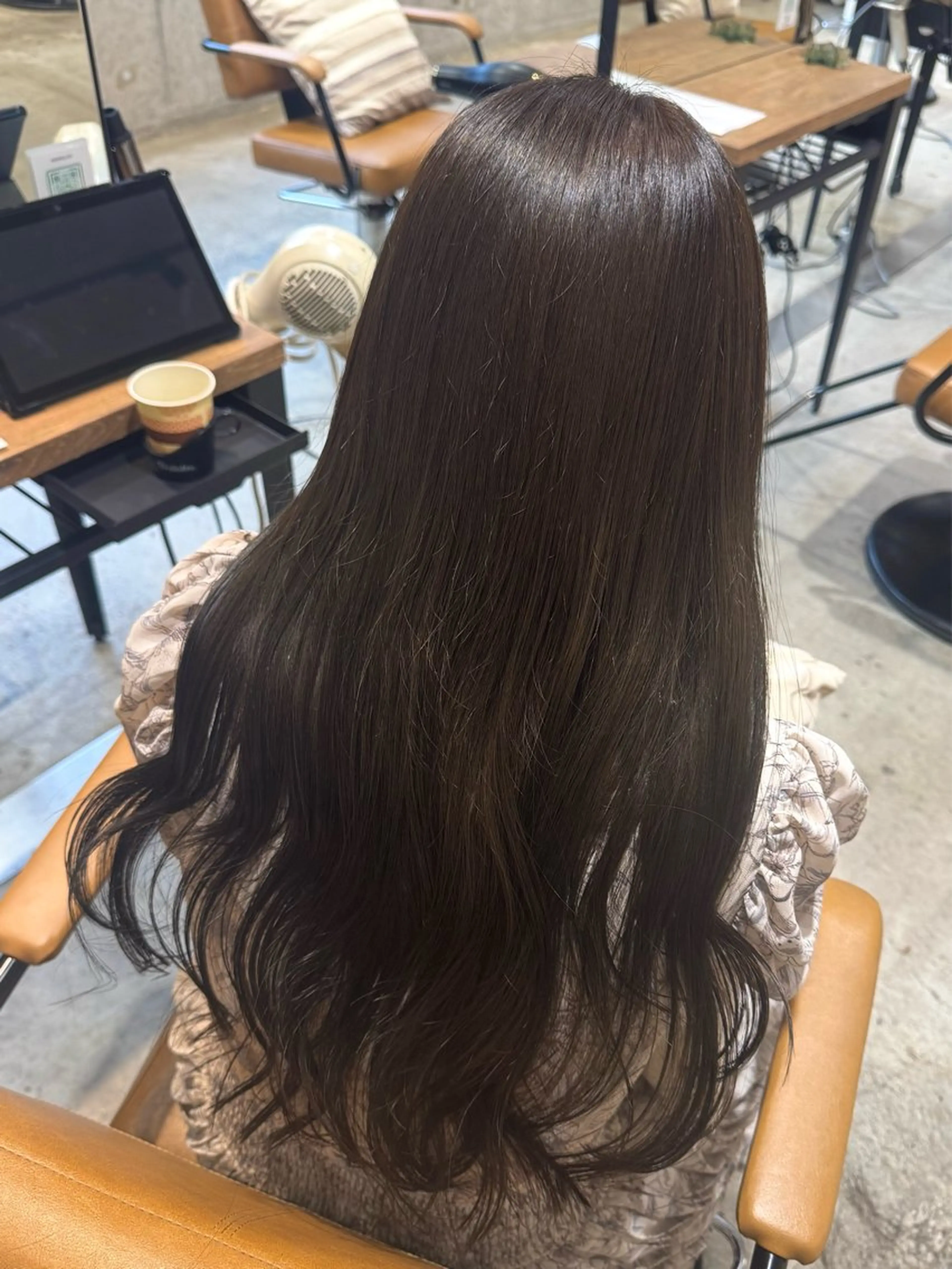 ロング カラー ヘアアレンジ グレージュ オリーブグレージュ オリーブグレー カット ヘアカラー トリートメント ヘッドスパ 顔まわり/艶カラー/ 🤎himari🤎のヘアスタイル