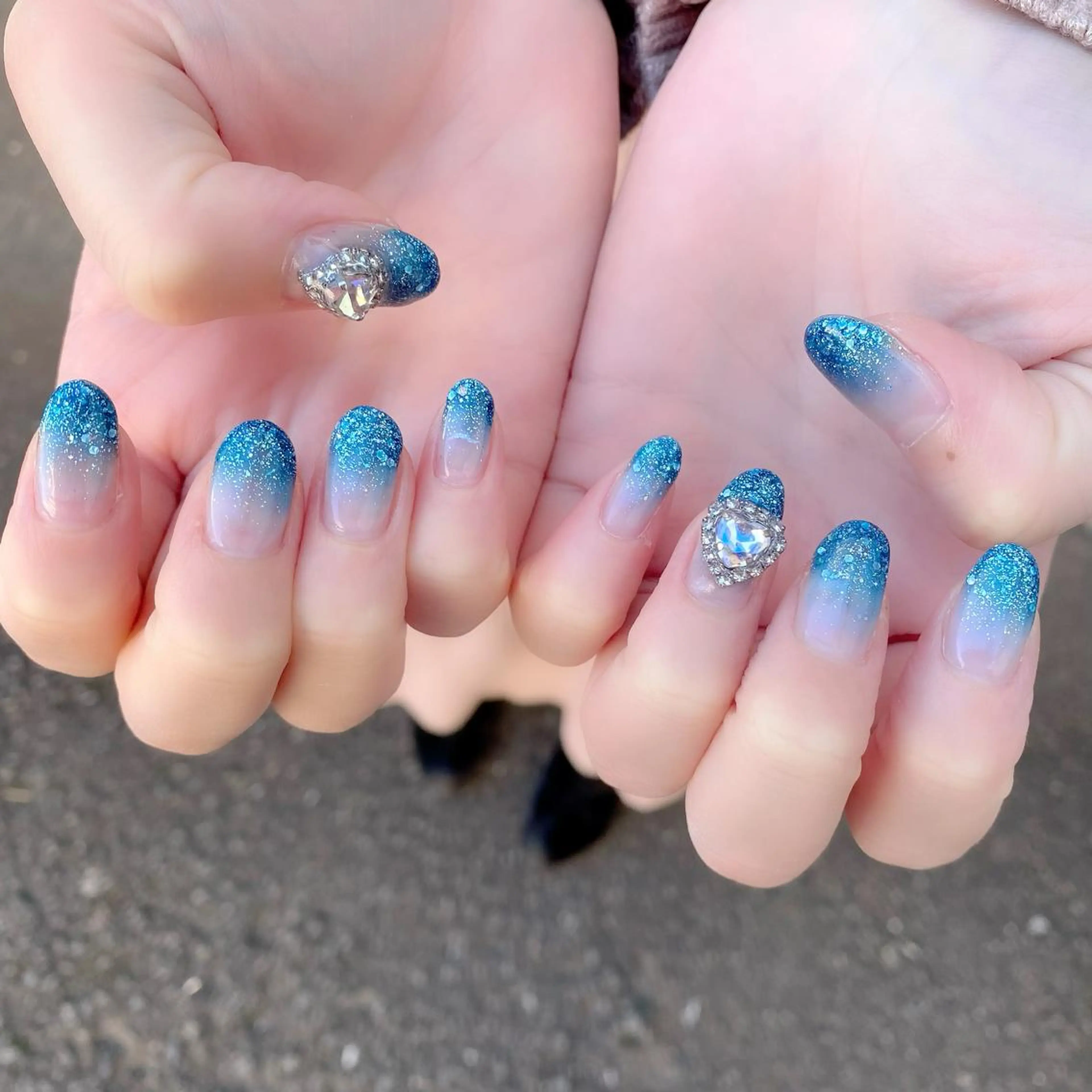ネイル ブルー グラデーション ハート ラメ(グリッター) ラメグラデーション ハンドネイル Salon Ｋのネイルデザイン