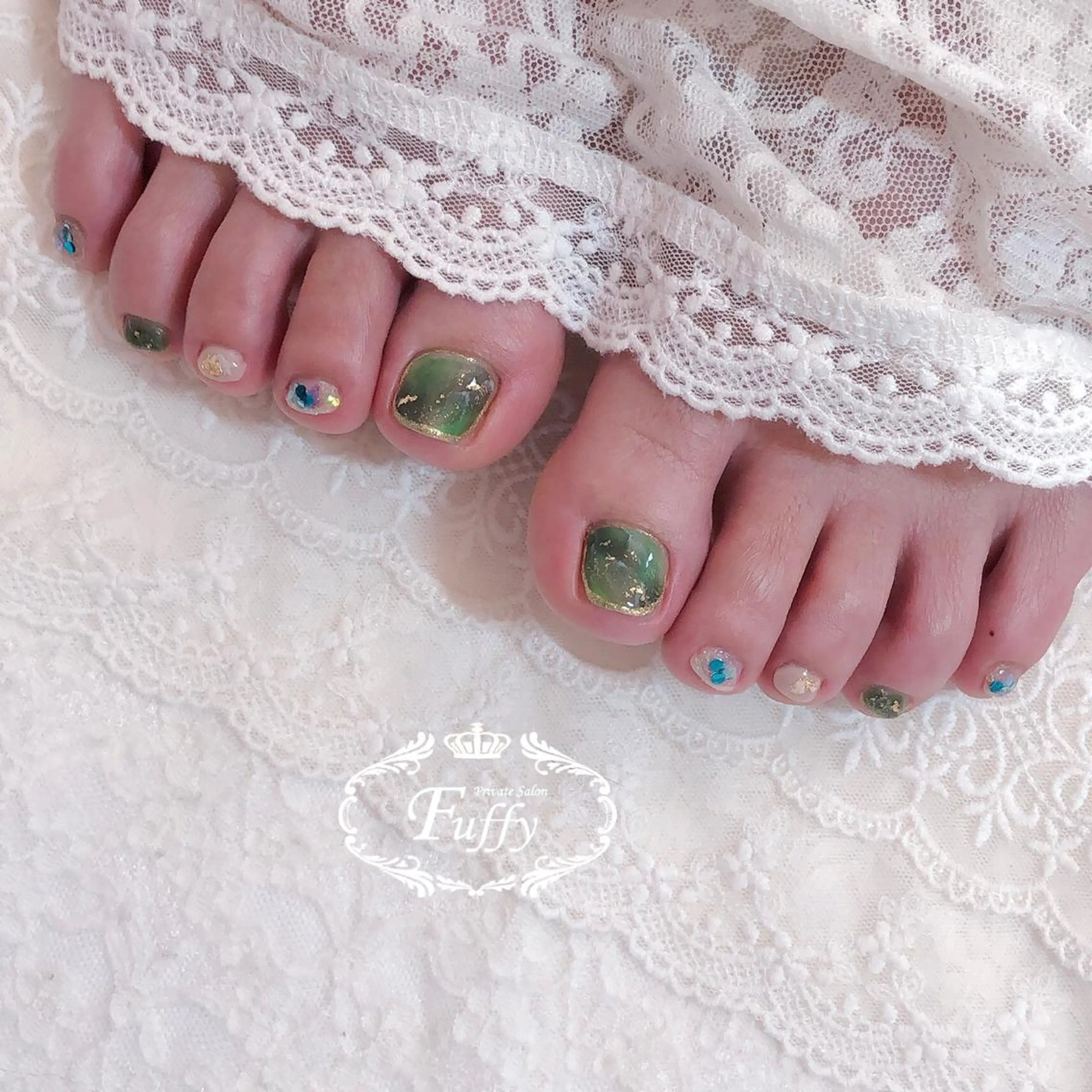 ご新規様　　フット＊ジェルネイル　アート7​〜​8本［他店オフ込み］の写真