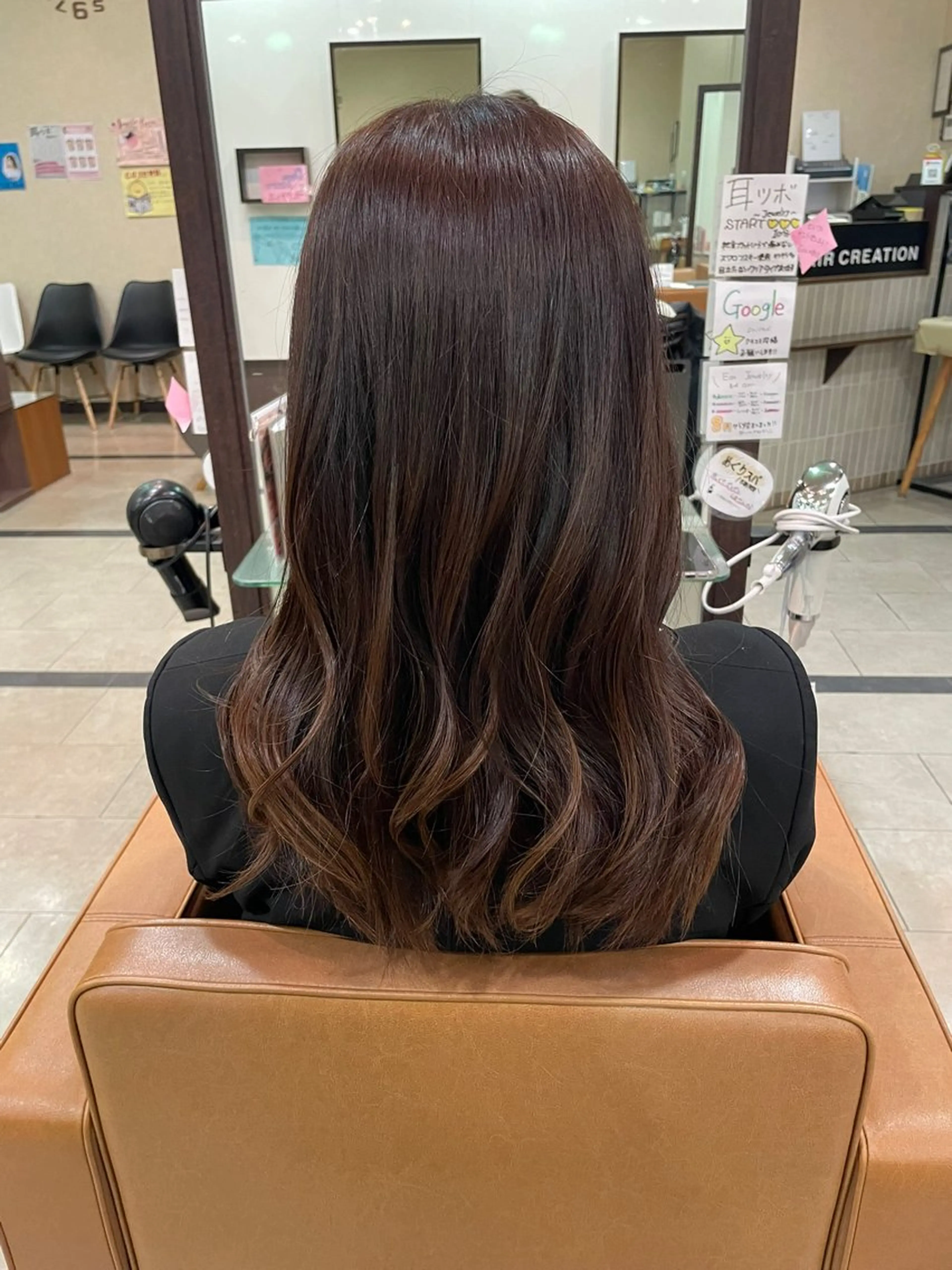 ロング カラー ヘアアレンジ 川上 彩華のネイルデザイン