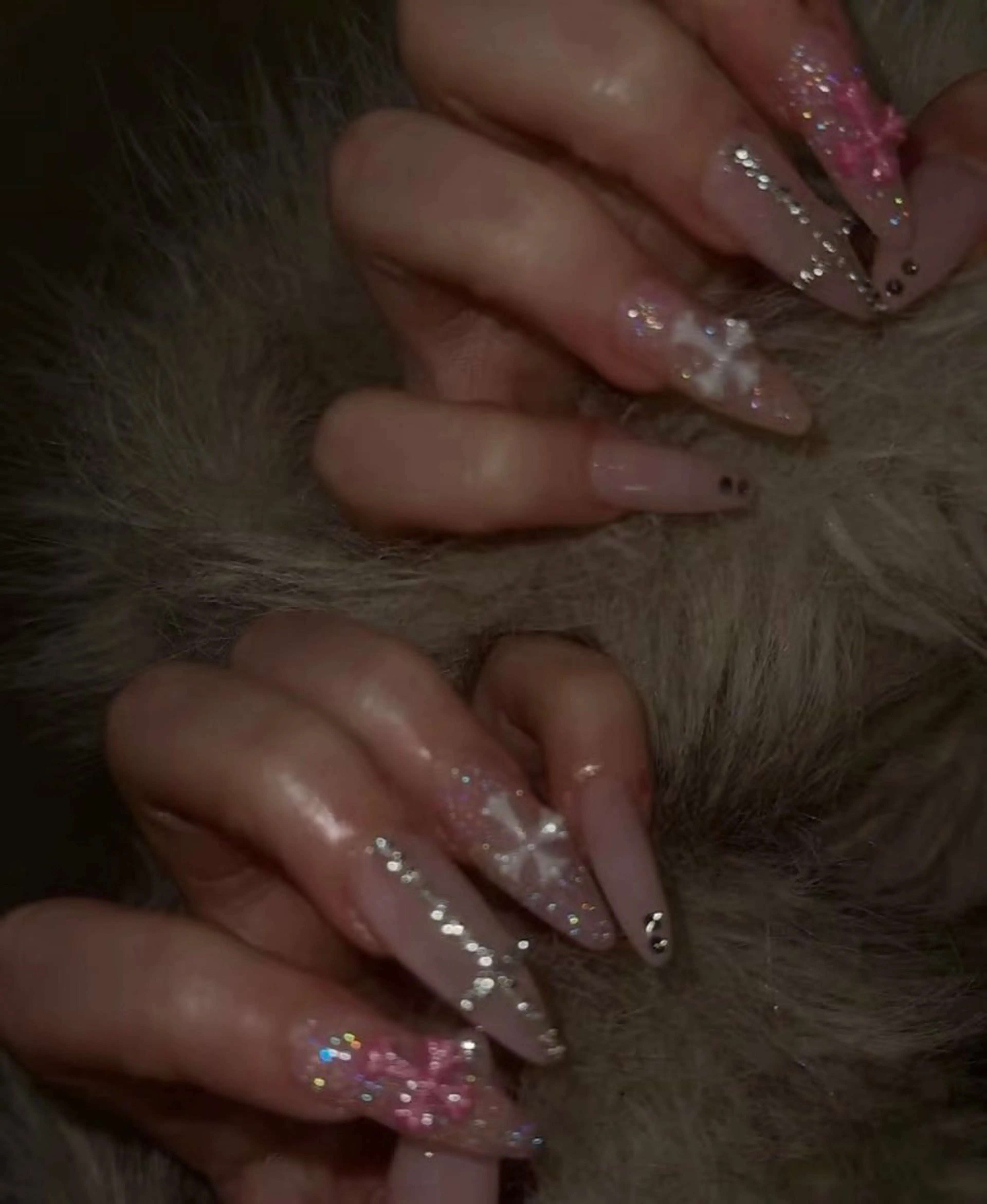 ネイル チークネイル フレンチネイル ジェルネイル ガーリー キラキラネイル ハンドネイル 高橋 雪のネイルデザイン