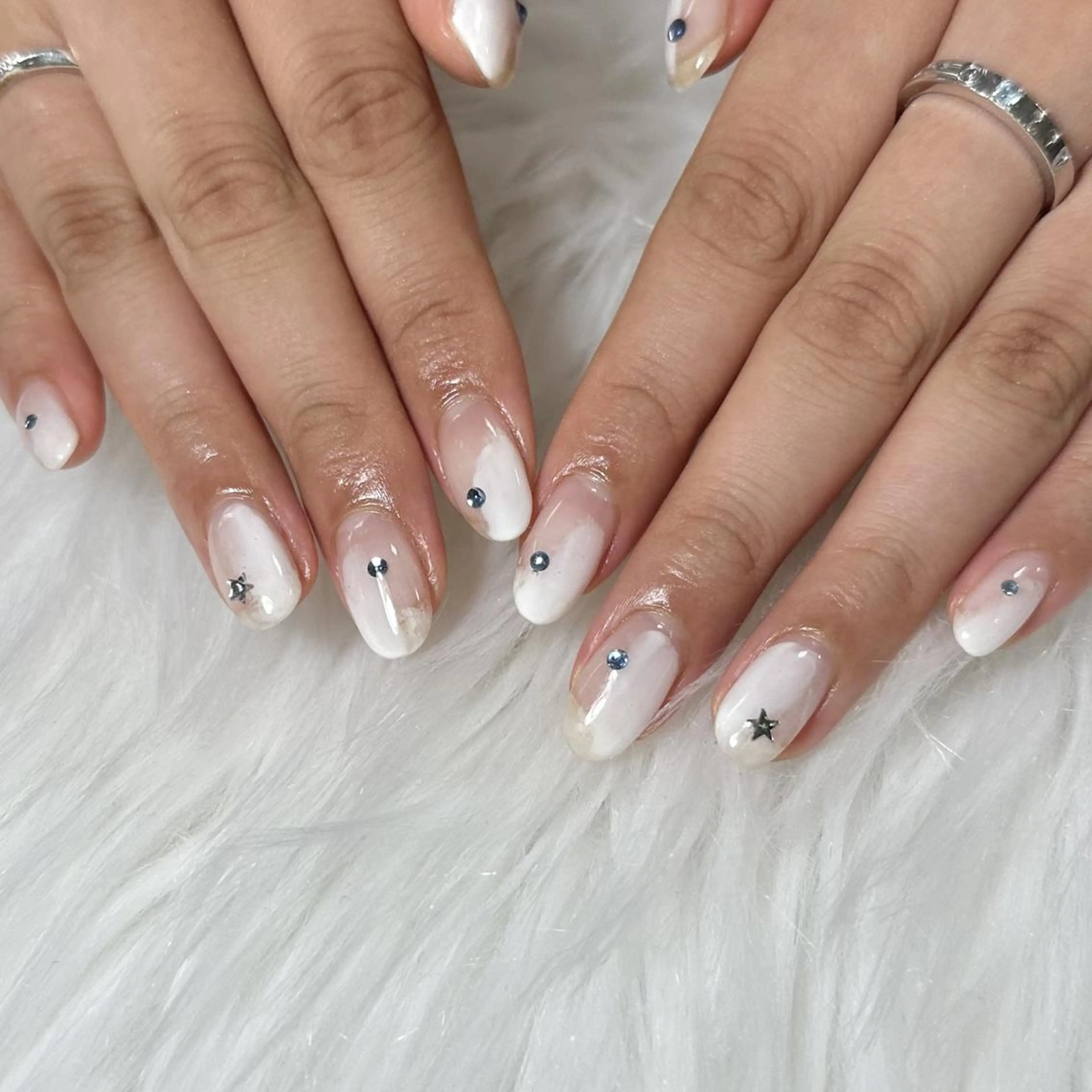 ネイル ハンドネイル Azusa🩵 ネイル💅🏻南森町のネイルデザイン