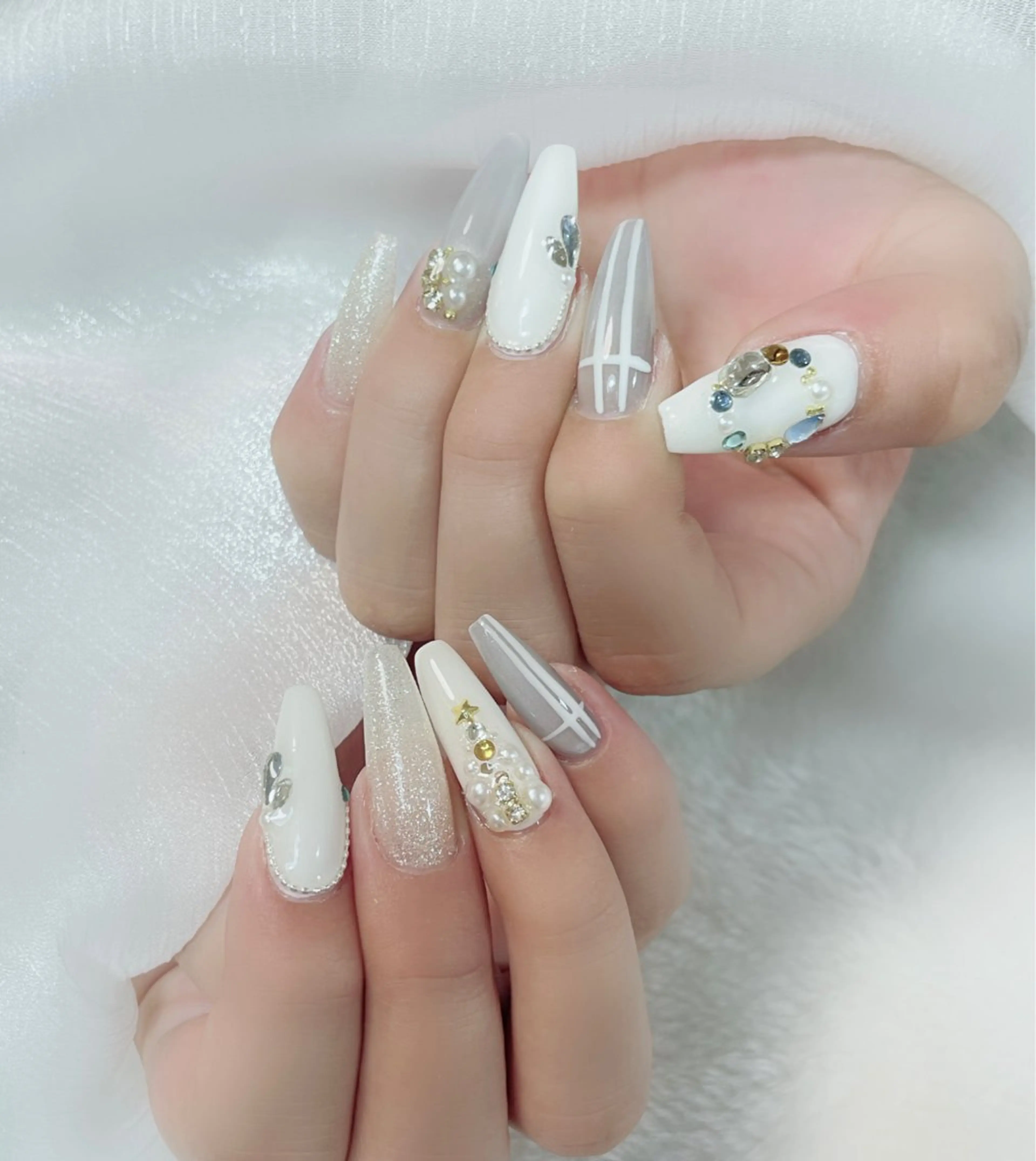 ネイル 長さ出し 持ち込み 冬ネイル クリスマス Amina nail salonのネイルデザイン