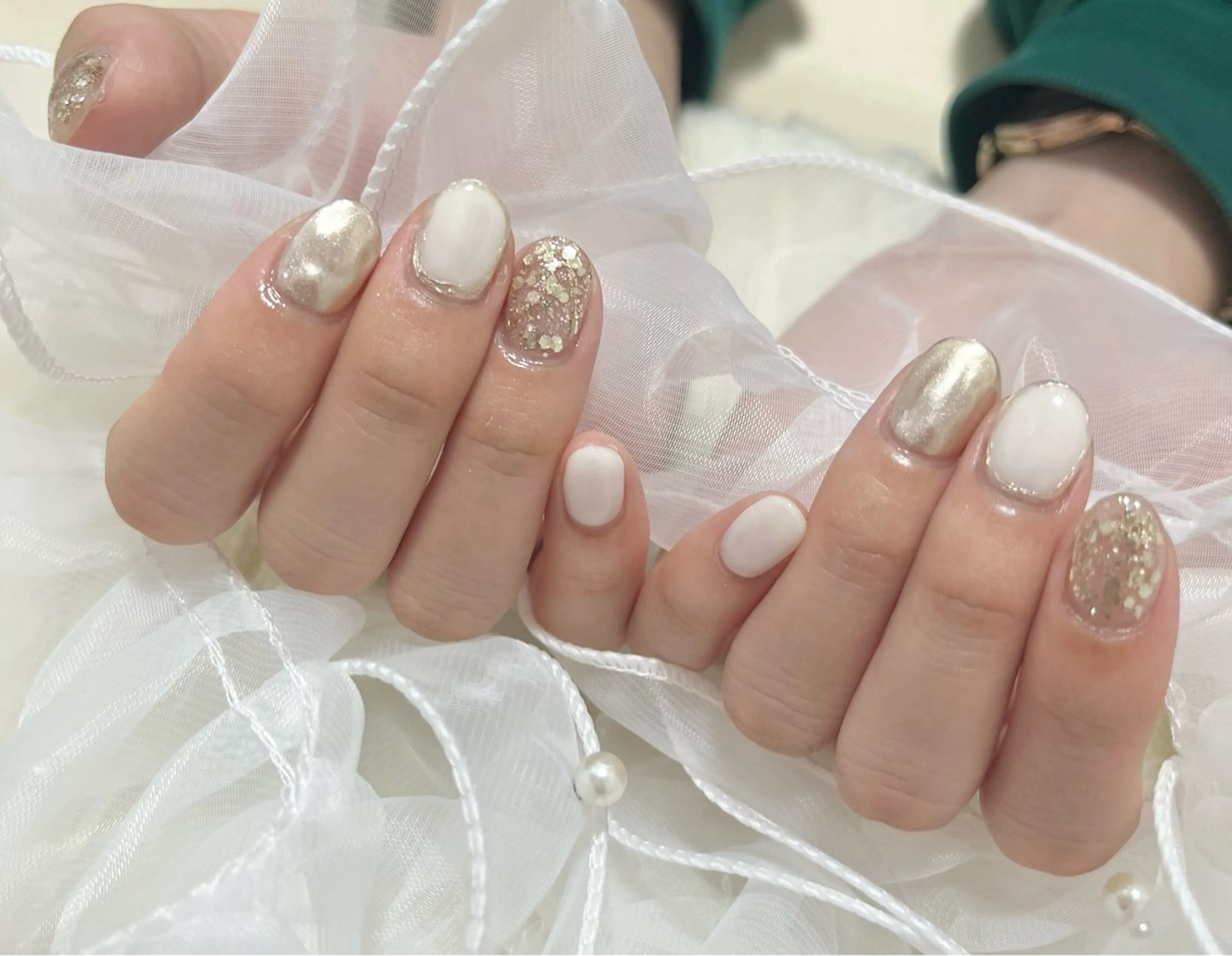 ネイル ミラーネイル シンプルネイル ホワイト ハンドネイル わたなべ さやかのネイルデザイン