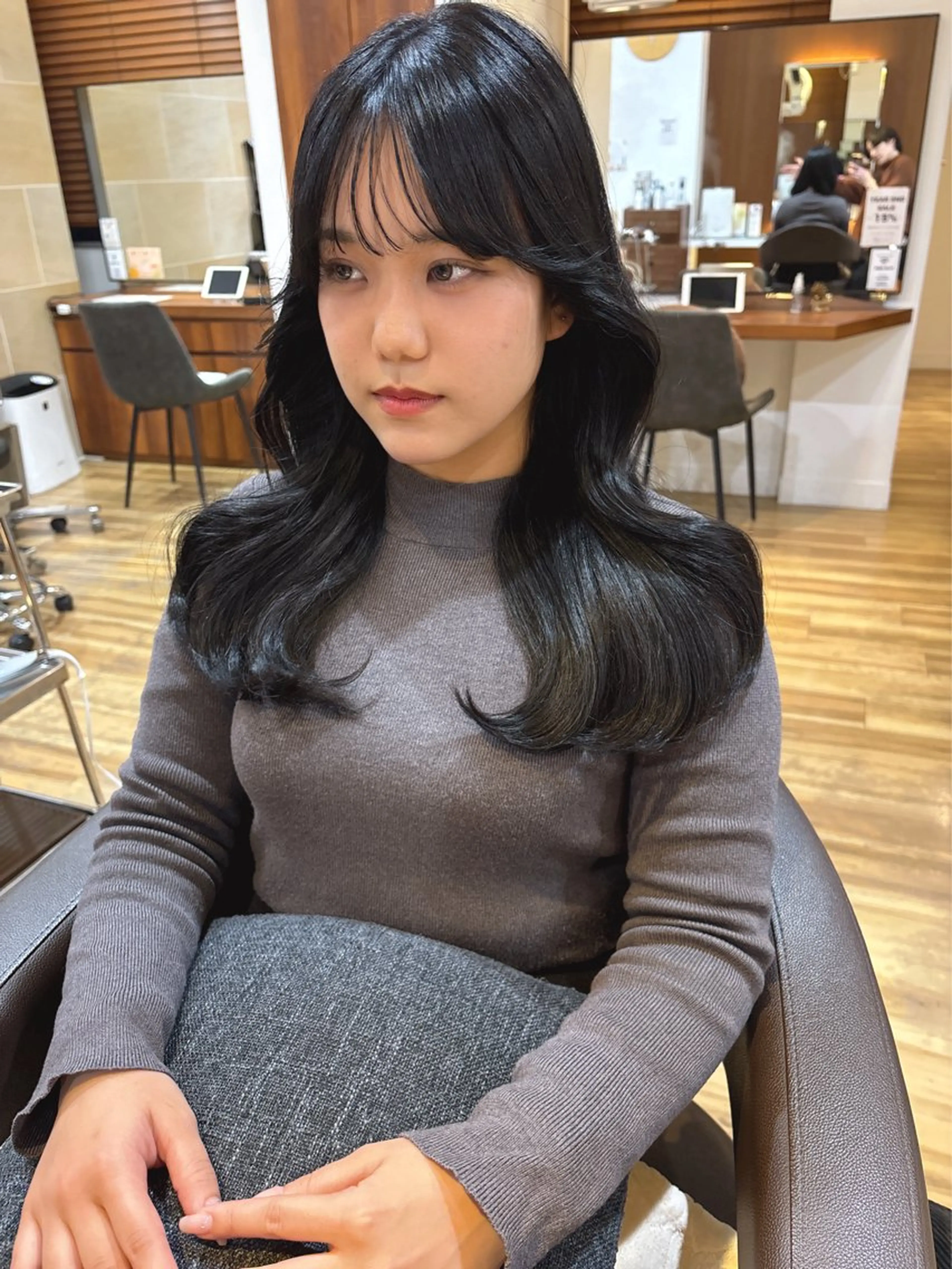 ロング カラー 韓国風ヘア カット ヘアカラー トリートメント レイヤーカット /透明感/千葉怜寿のヘアスタイル