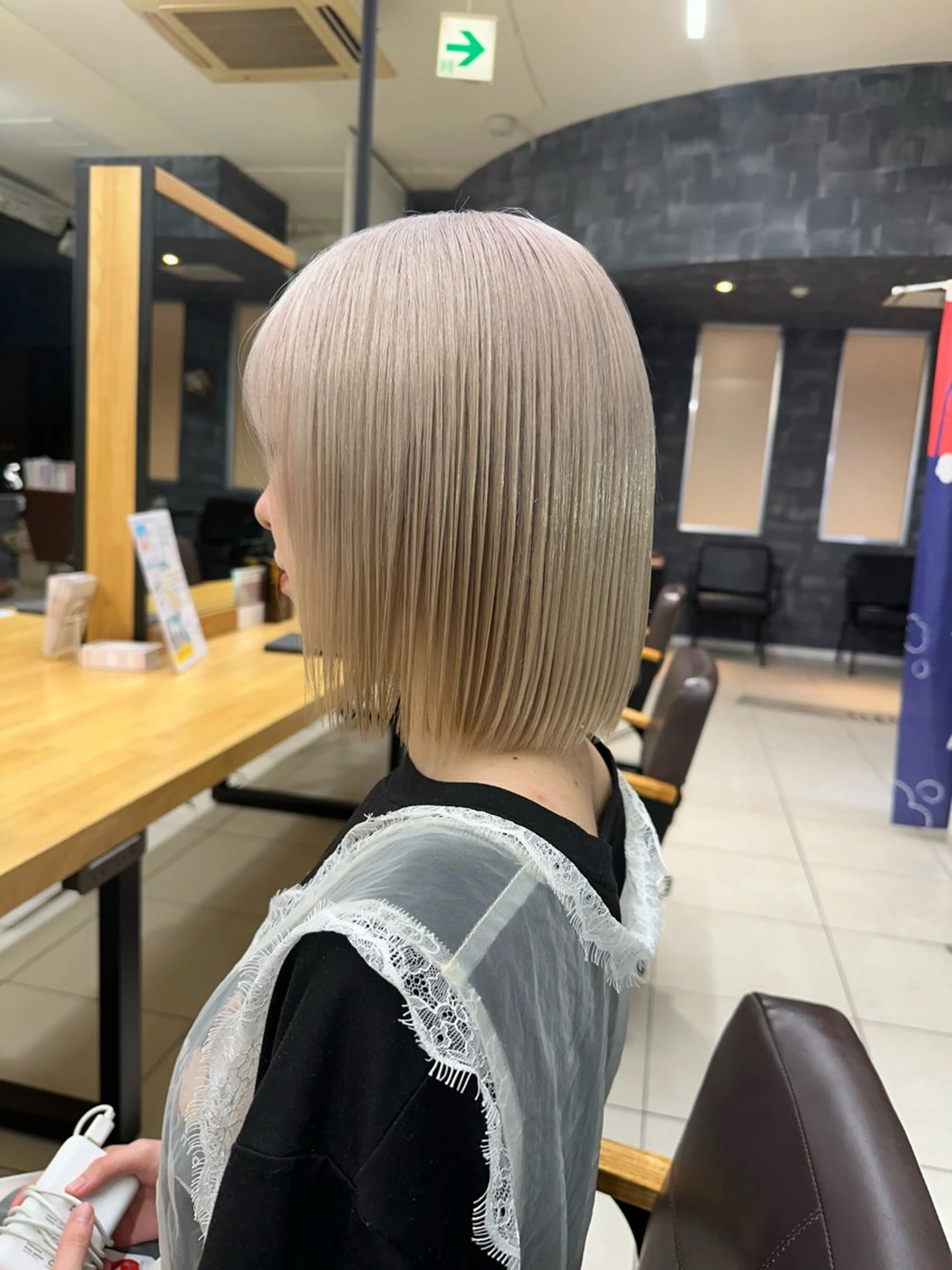 ショート ヘアカラー トリートメント SHUN/ブリーチ/ カラー/臼井/佐倉のヘアスタイル