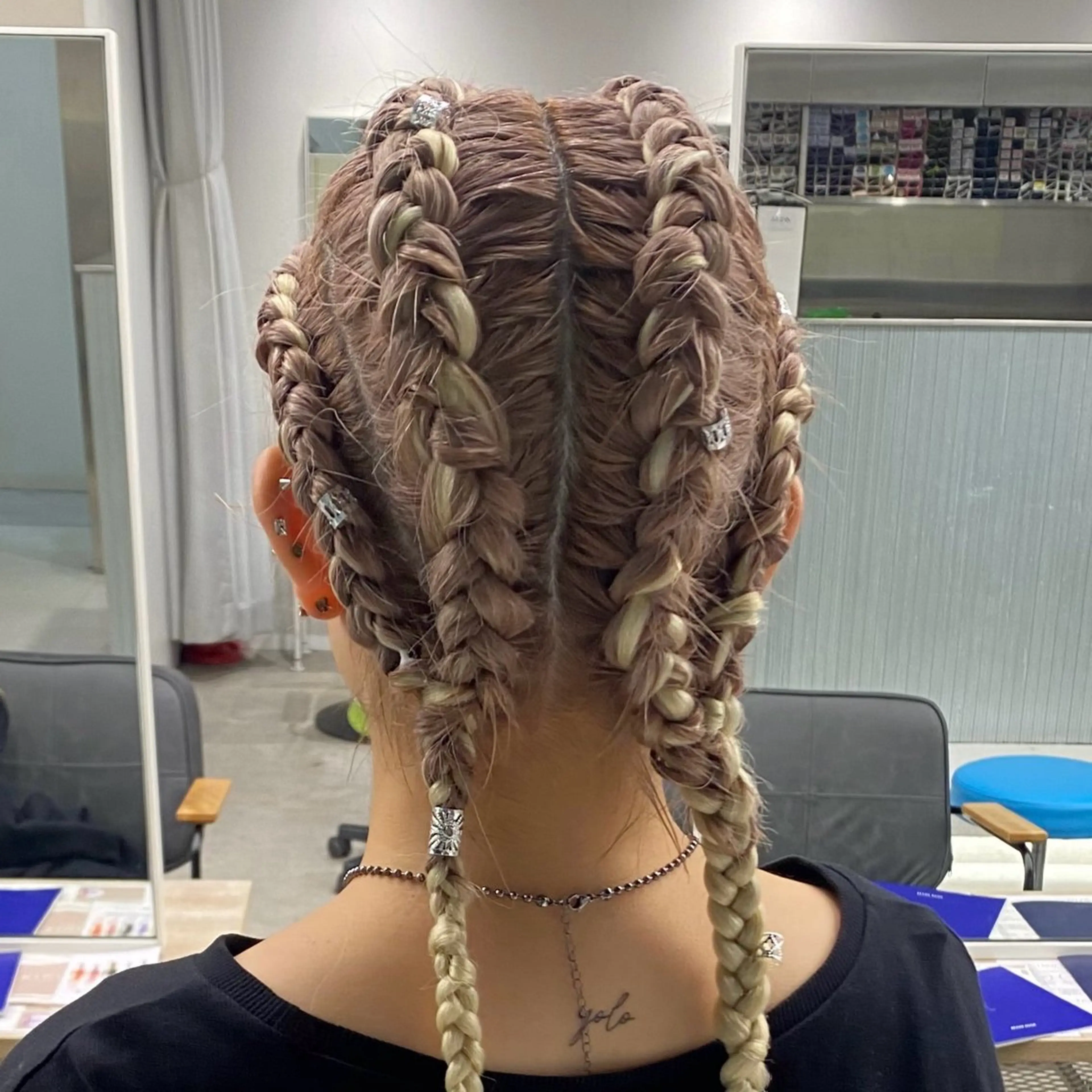 ヘアアレンジ ヘアセット カンナ【Y2Kネイル /コーンロウ】のネイルデザイン